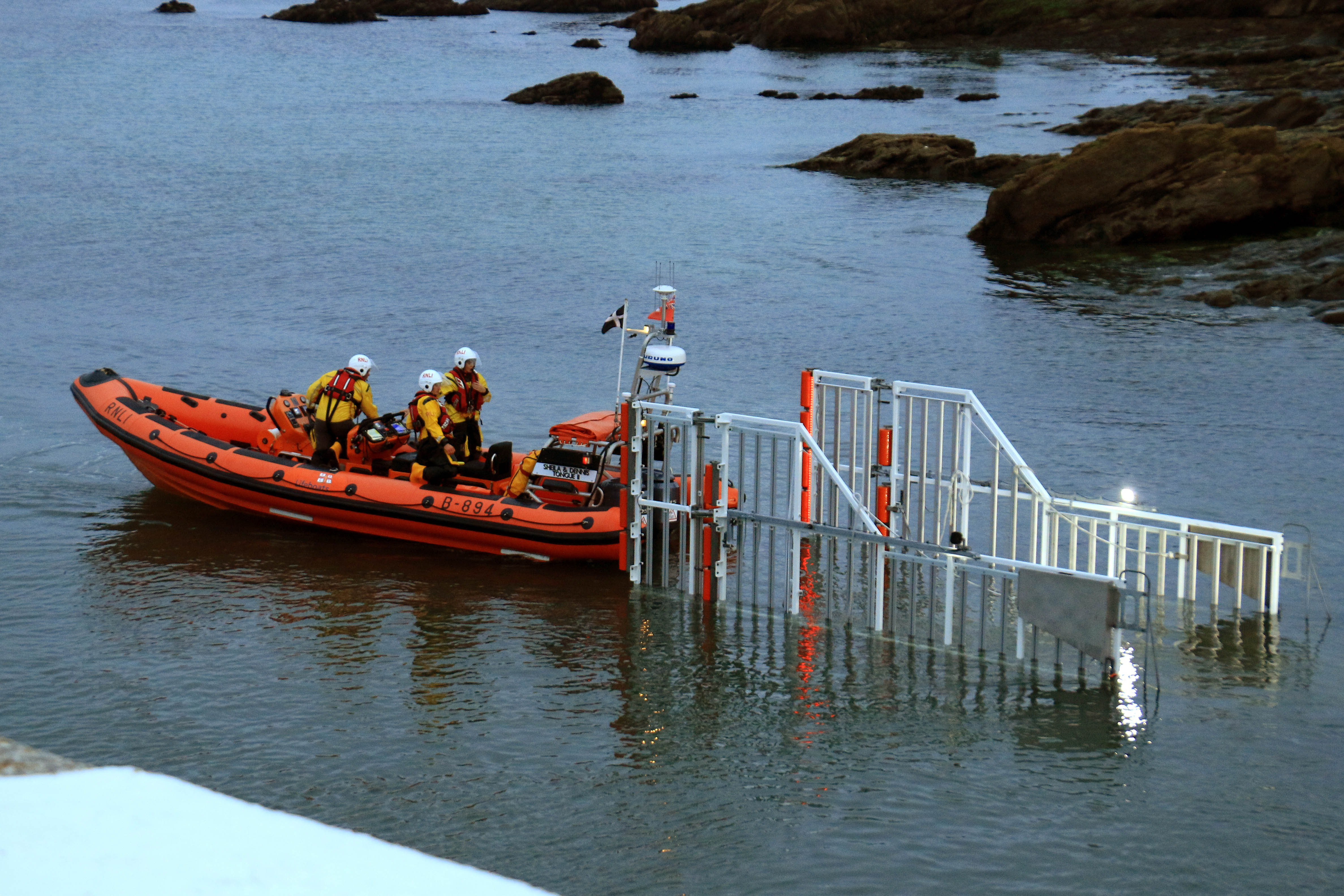 Looe RNLI Atlantic 85 Sheila and Dennis Tongue II recovery