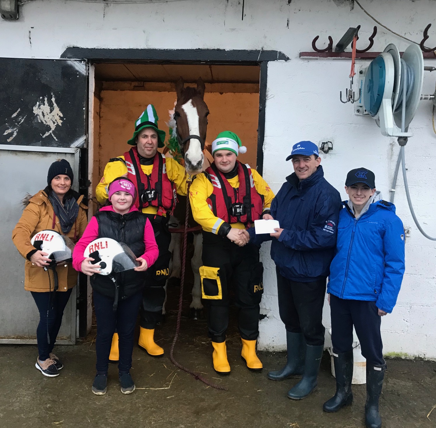 Paul Crowley hands over cheque 