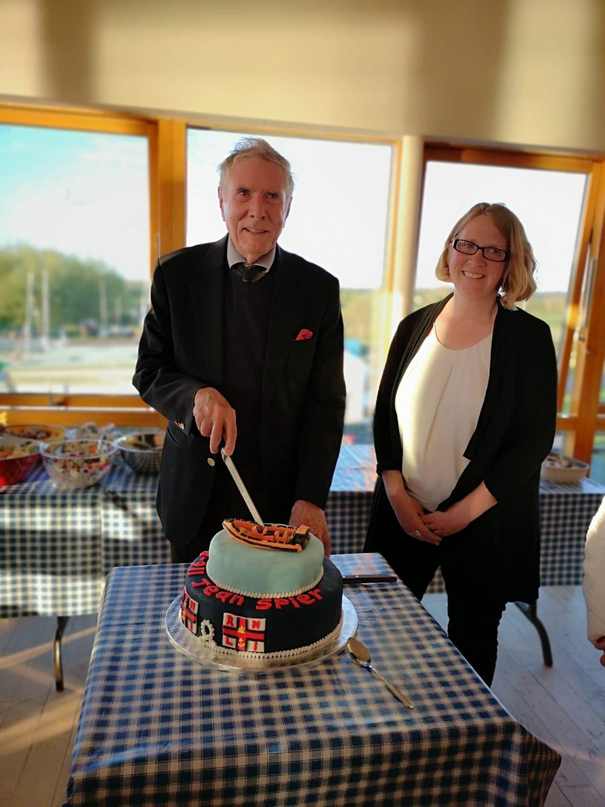 Robert Spier and Hannah Freeman who made the cake 