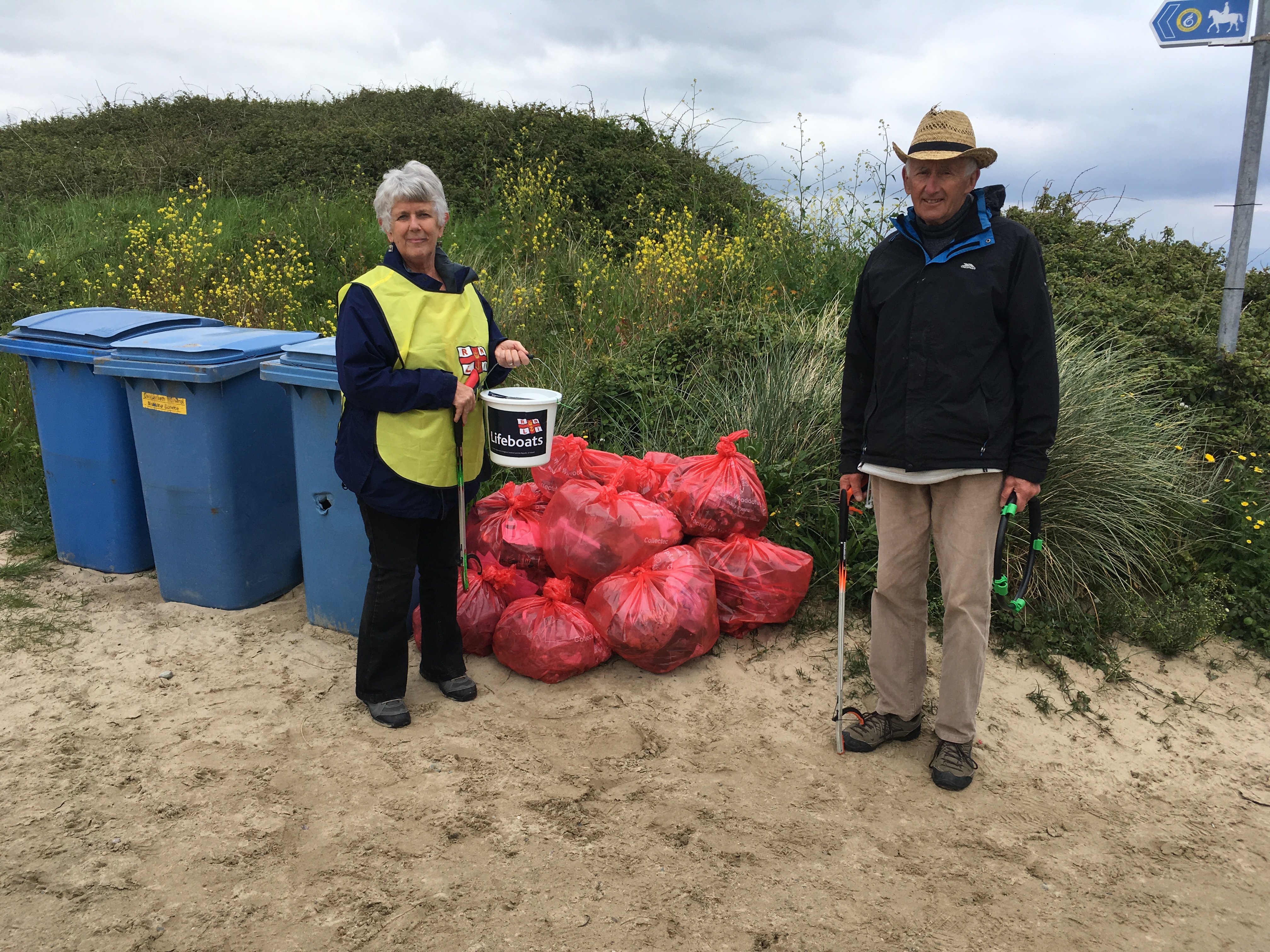 Beach clean on Abererch beach