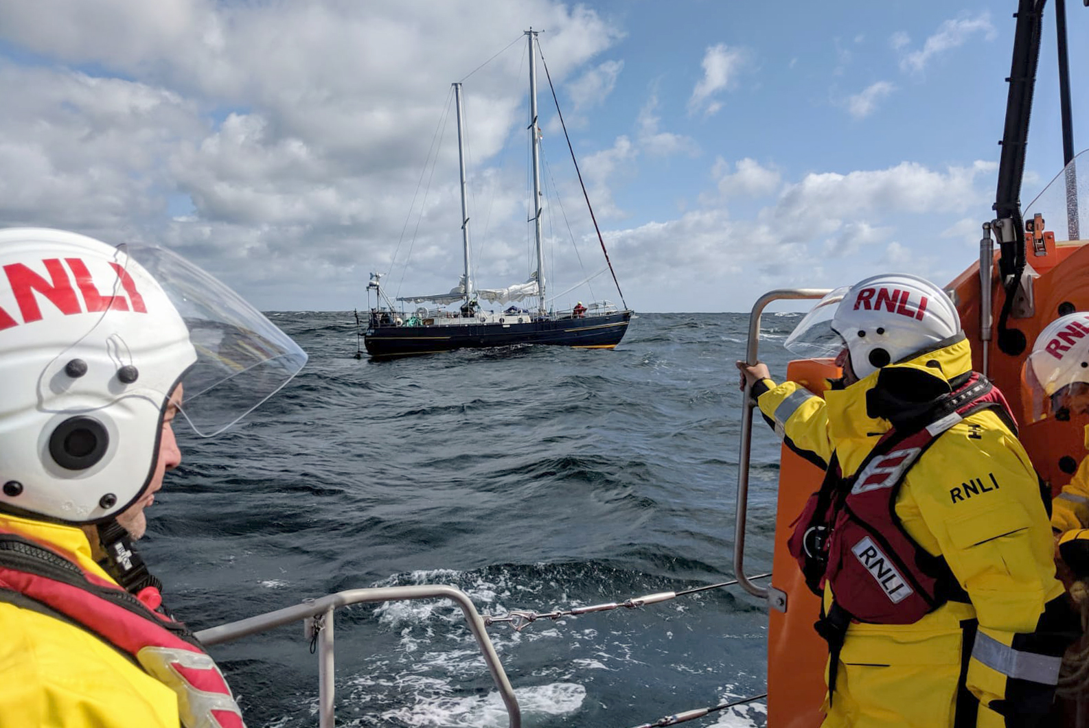 Scarborough RNLI’s all-weather Shannon lifeboat approaches the stricken yacht
