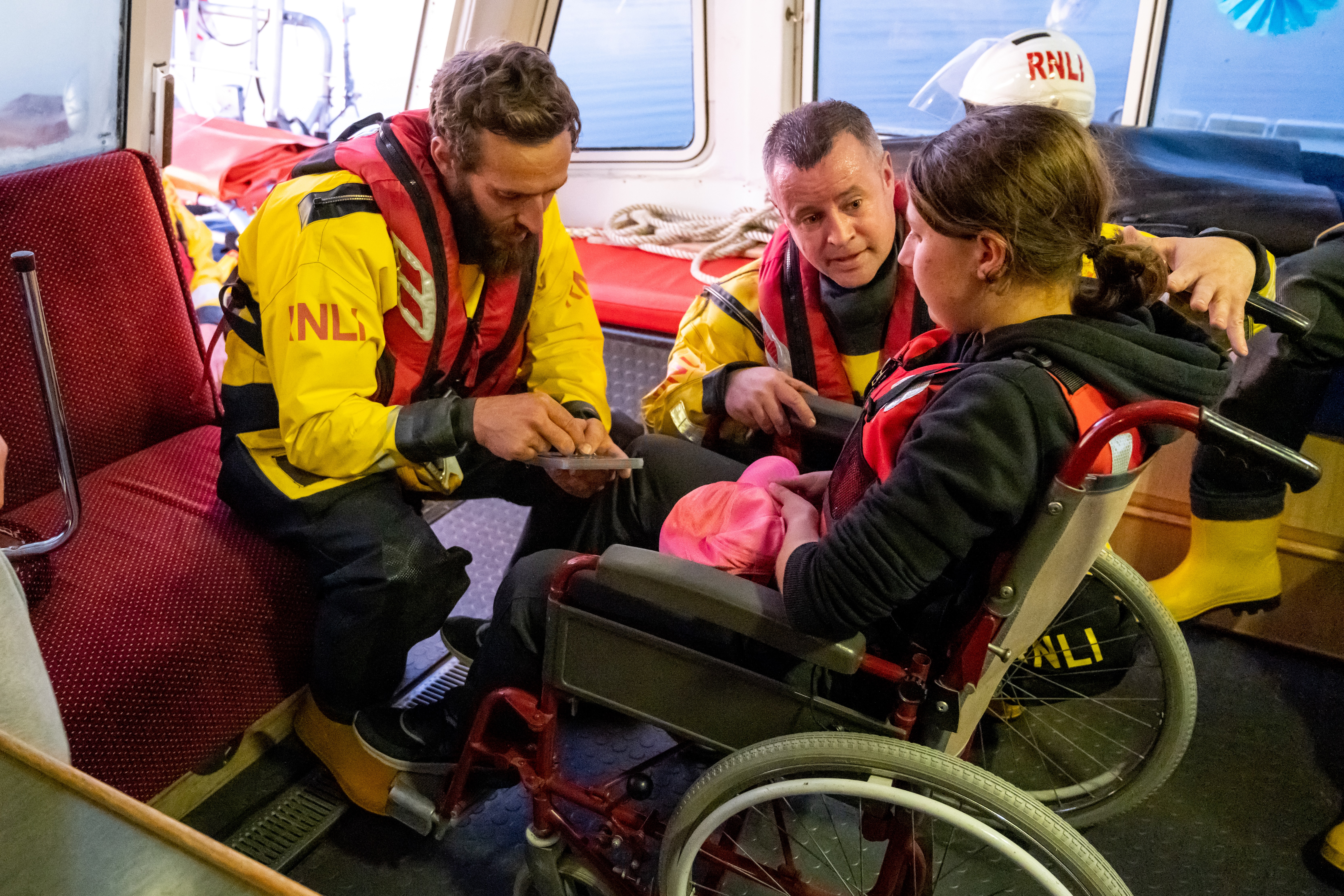 Carrybridge RNLI exercise with the passenger vessel, Inishcruiser