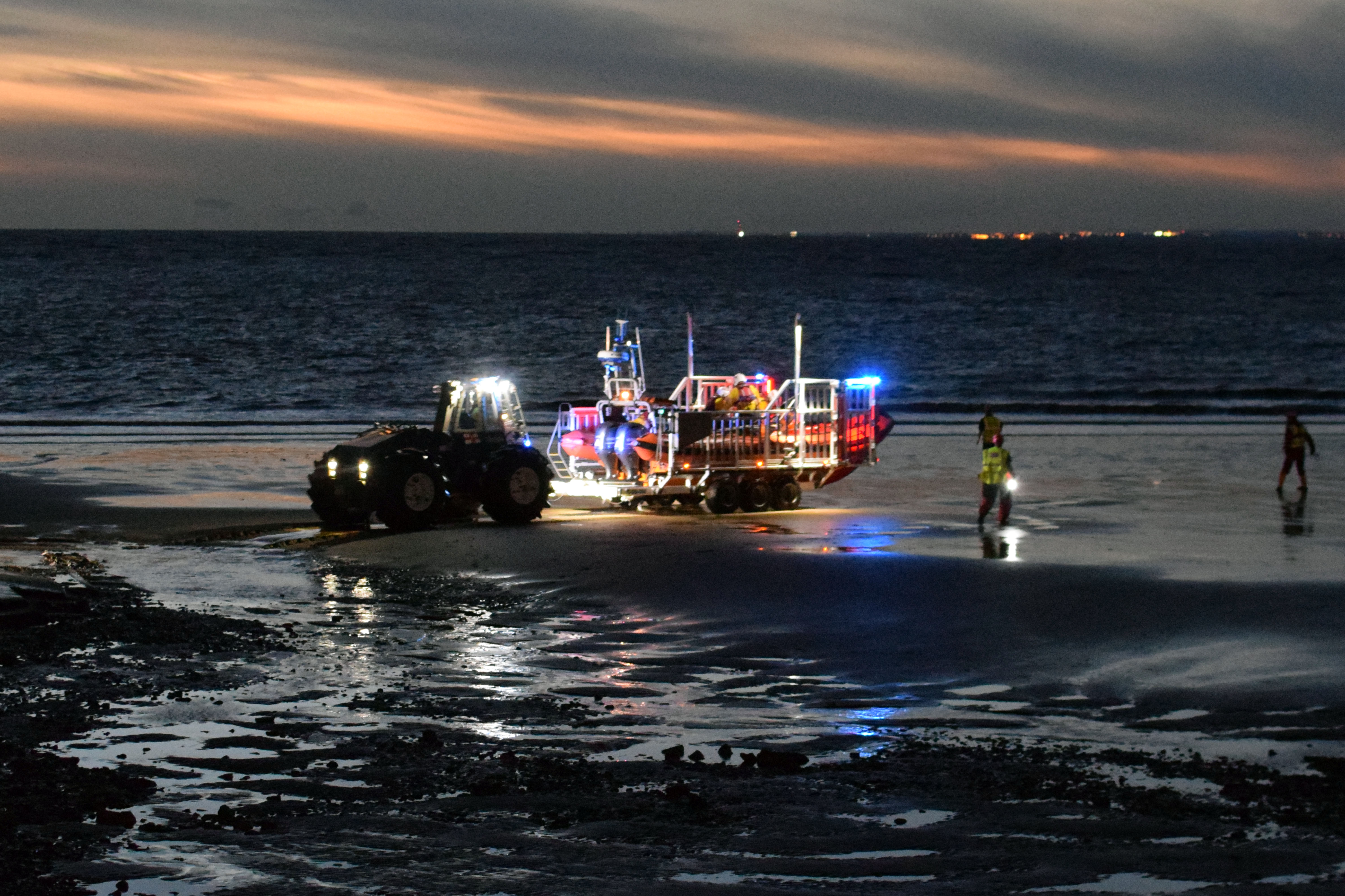 Burnham-on-Sea RNLI Lifeboat 'Doris Day and Brian' launching