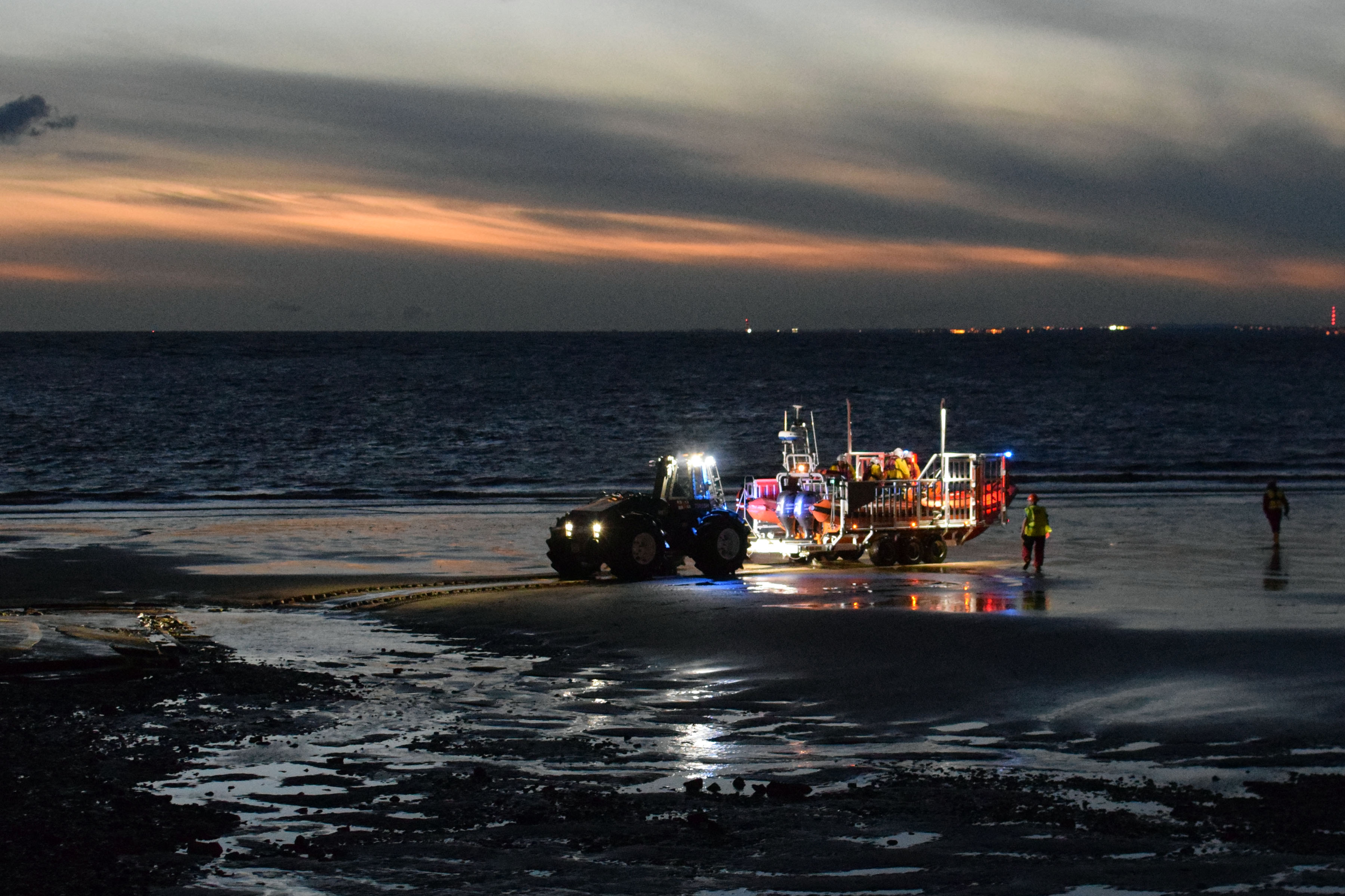 Burnham-on-Sea RNLI Lifeboat 'Doris Day and Brian' launching