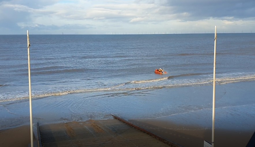 Service to locate sinking vessel