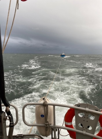 Filey ALB towing the fishing vessel Azalea back to Scarborough
