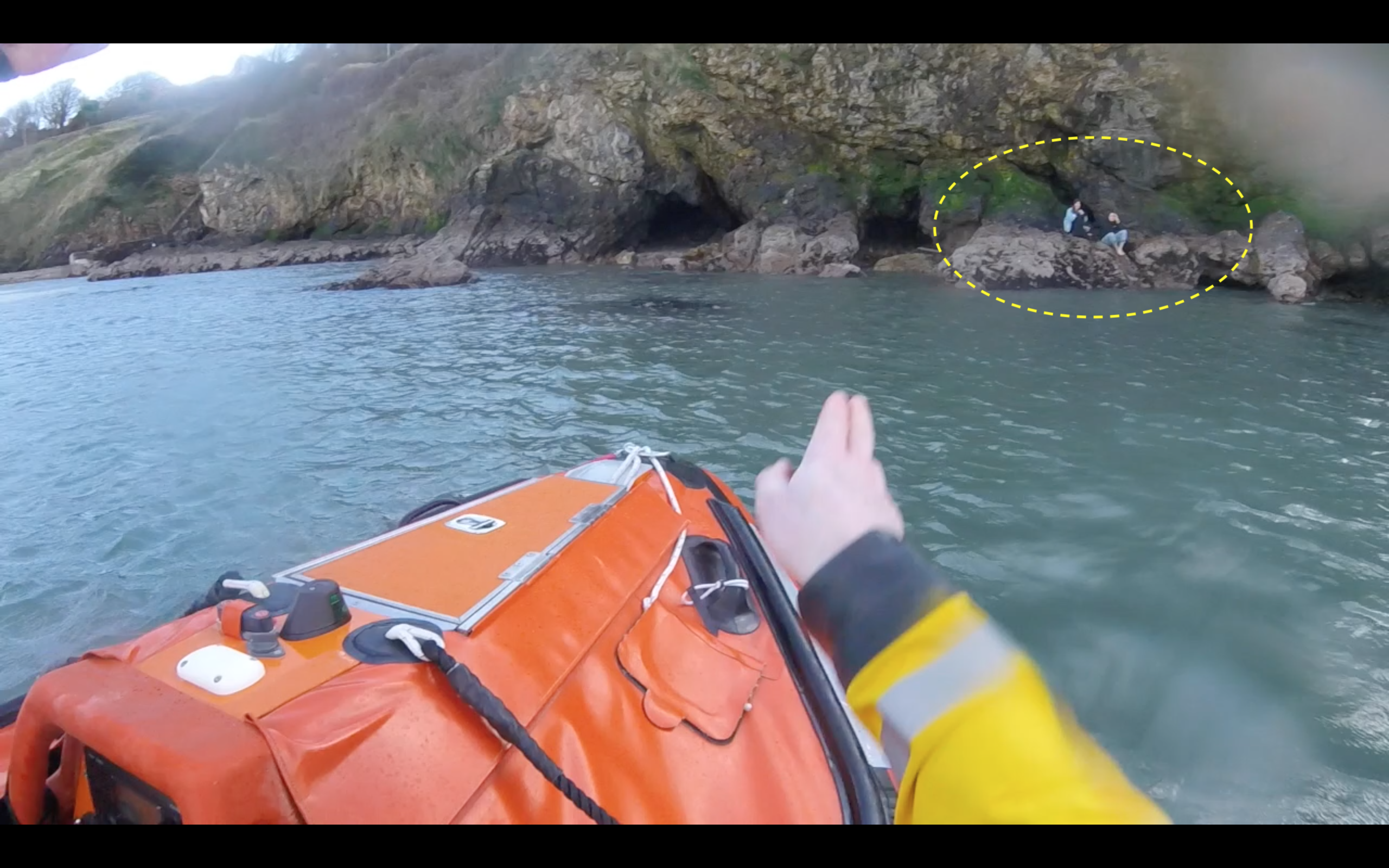 Howth RNLI Rescue 2 people from rocks cut off by tide
