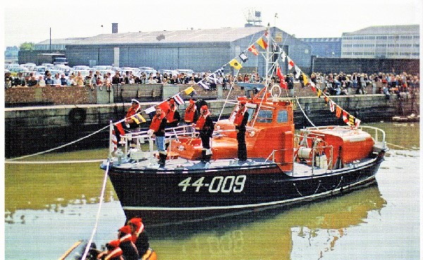 The Helen Turnbull in calmer seas taking part in an un-dated Sheerness Dockyard open day.