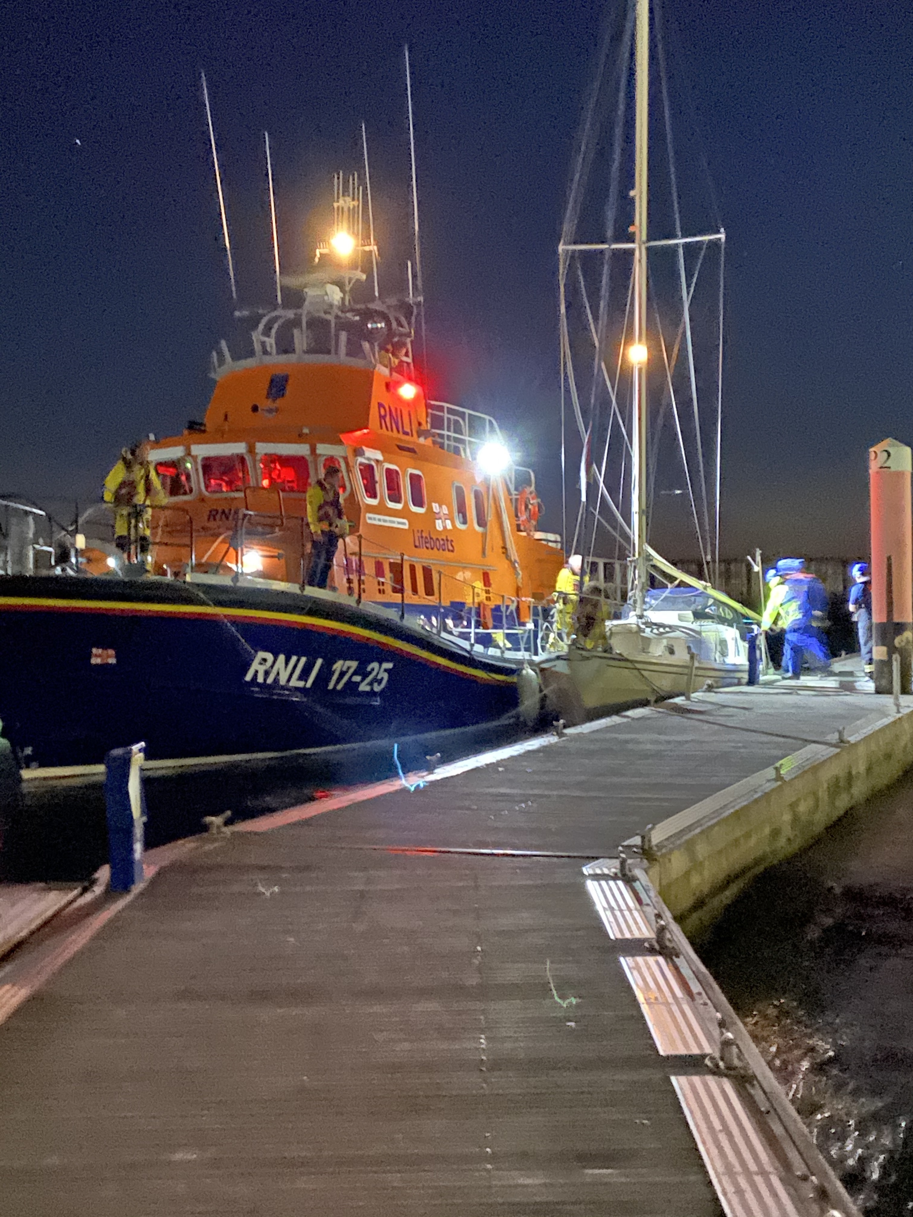 Rnli Night Rescue Yarmouth RNLI assist single-handed yachtsman in late night rescue | RNLI
