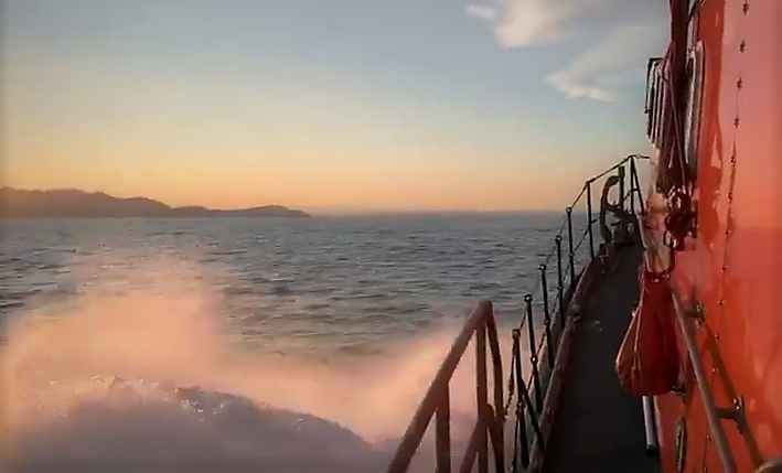 Troon RNLI lifeboat 'RNLB Jim Moffat' making best speed to the Pan Pan