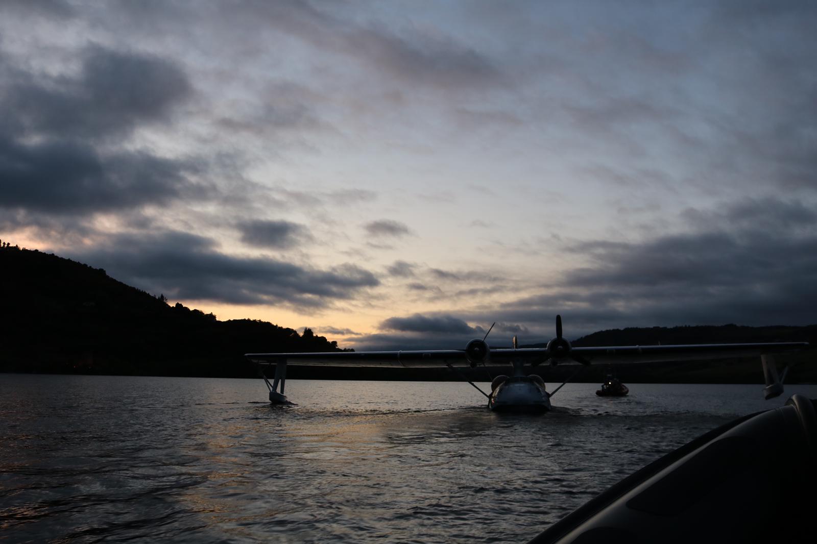 Loch Ness RNLI tow stricken aircraft to safety