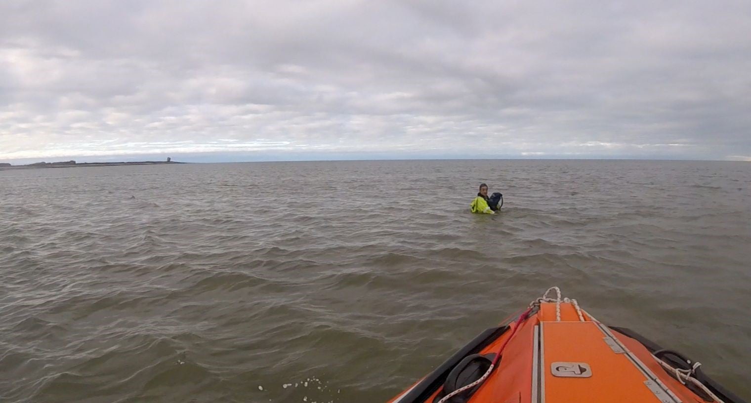 Fleetwood RNLI in last minute bait digger rescue