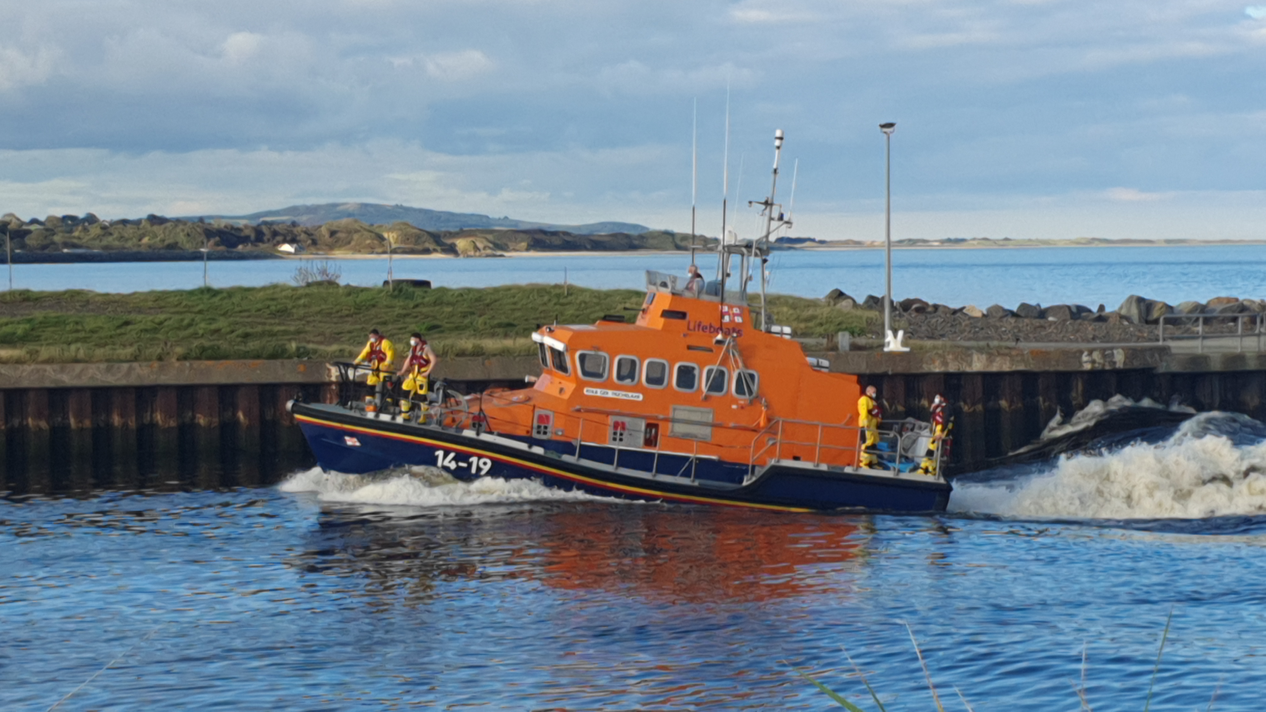 Arklow RNLI launch to person in difficulty on small inflatable boat | RNLI