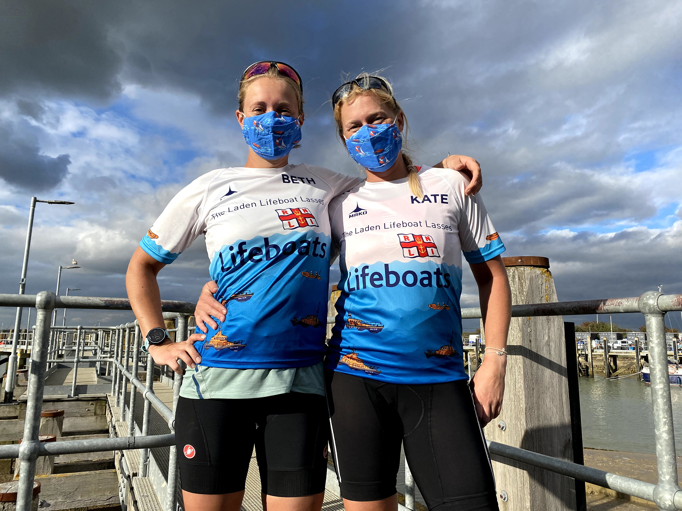 Photo of Beth and Kate the intrepid cyclists