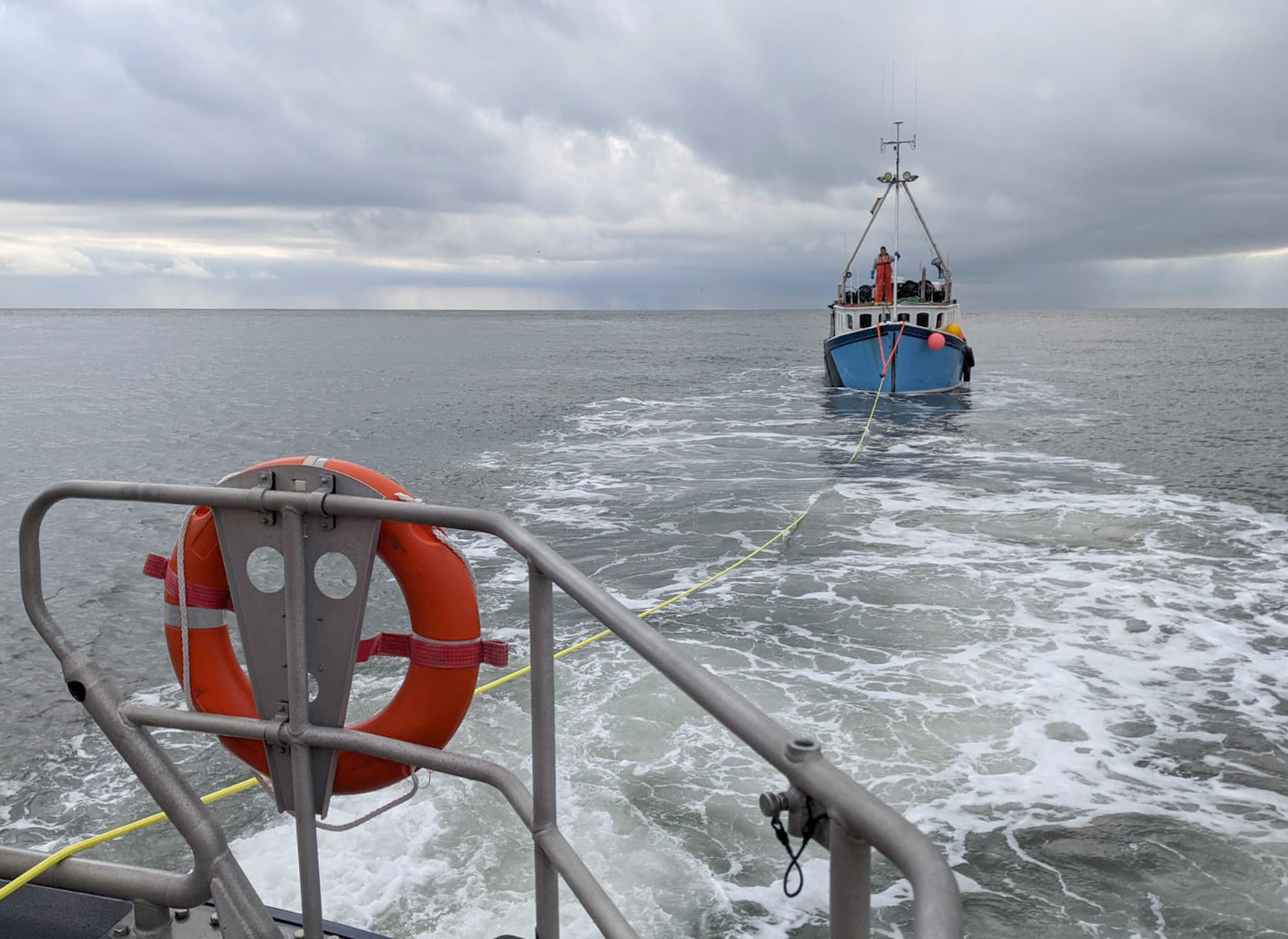 The tow under way