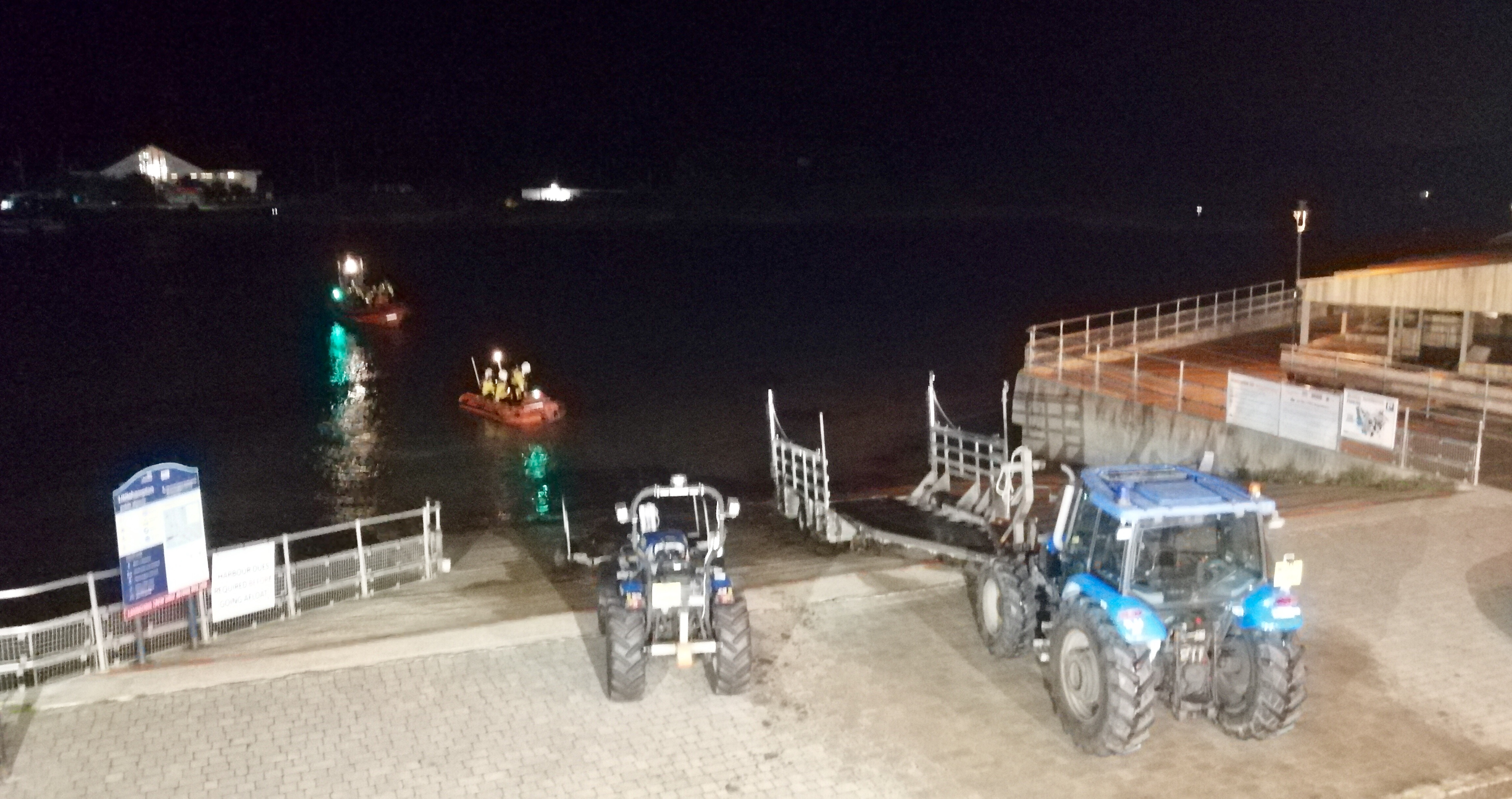 Littlehampton RNLI’s two lifeboats return to the lifeboat station after the search