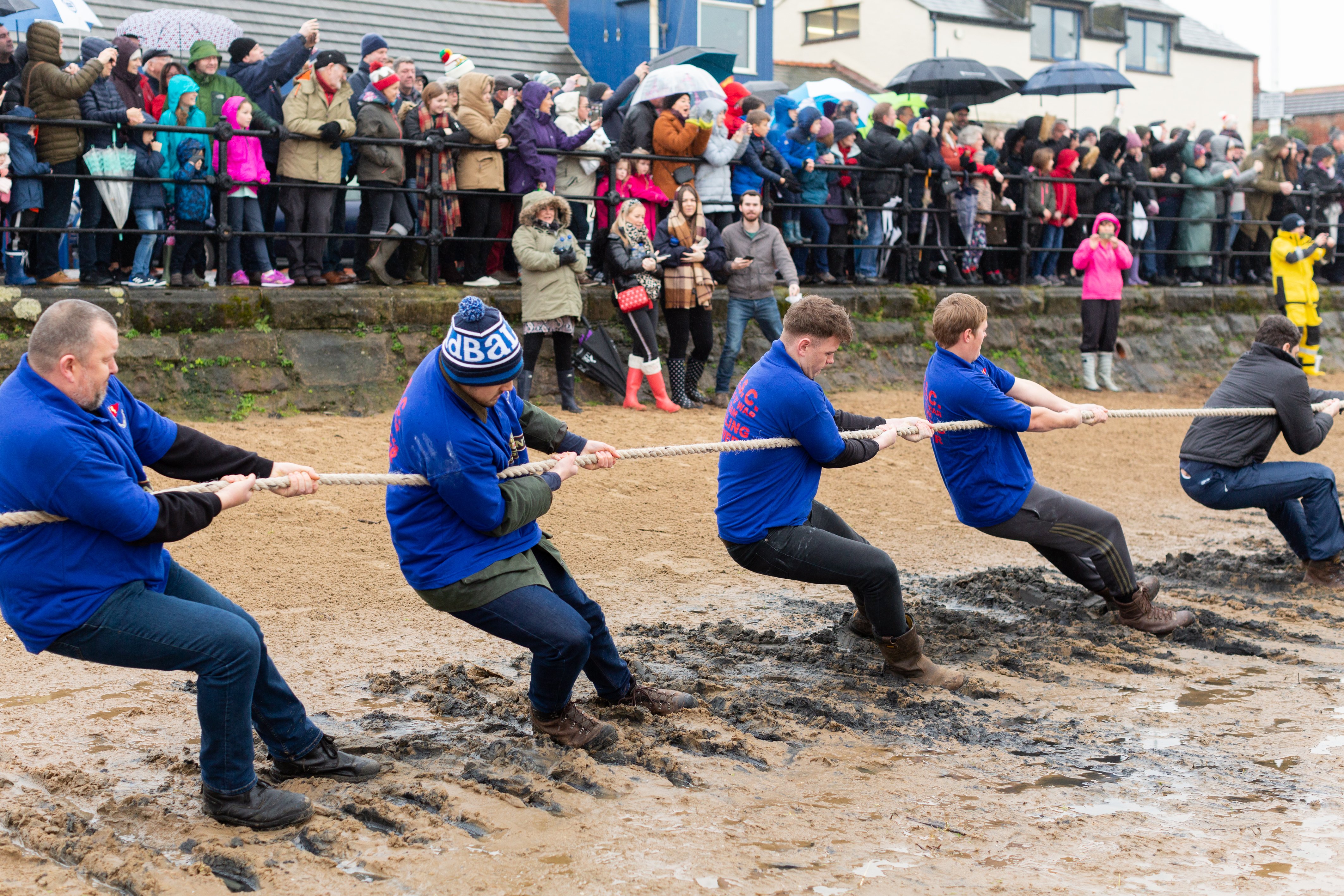 Hoylake Sailing Club face the local RNLI lifeboat crew in the 2019 Tug o’War