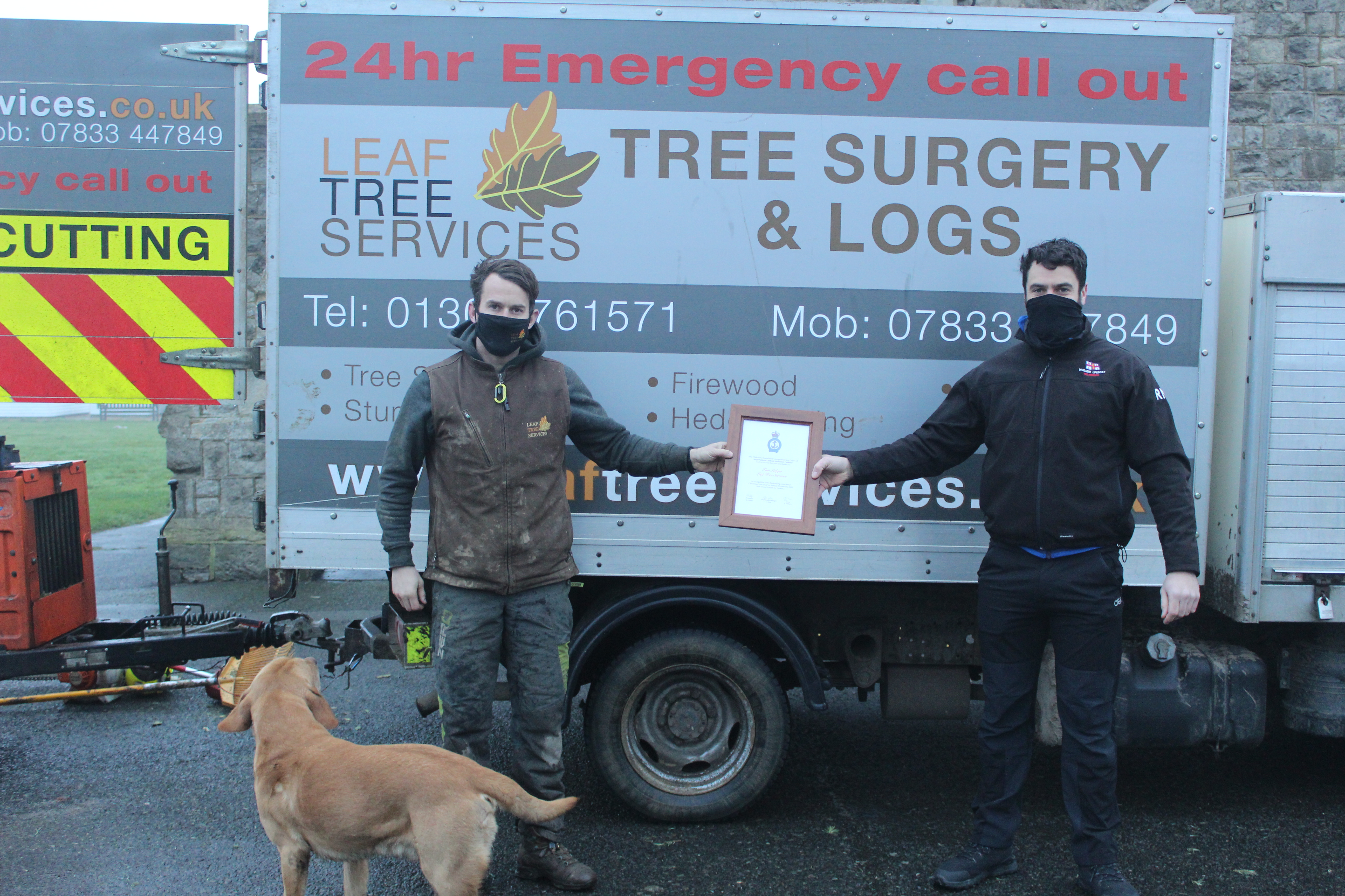 Walmer helm Dan Sinclair presents Tom Ledger with a Certificate of Thanks.