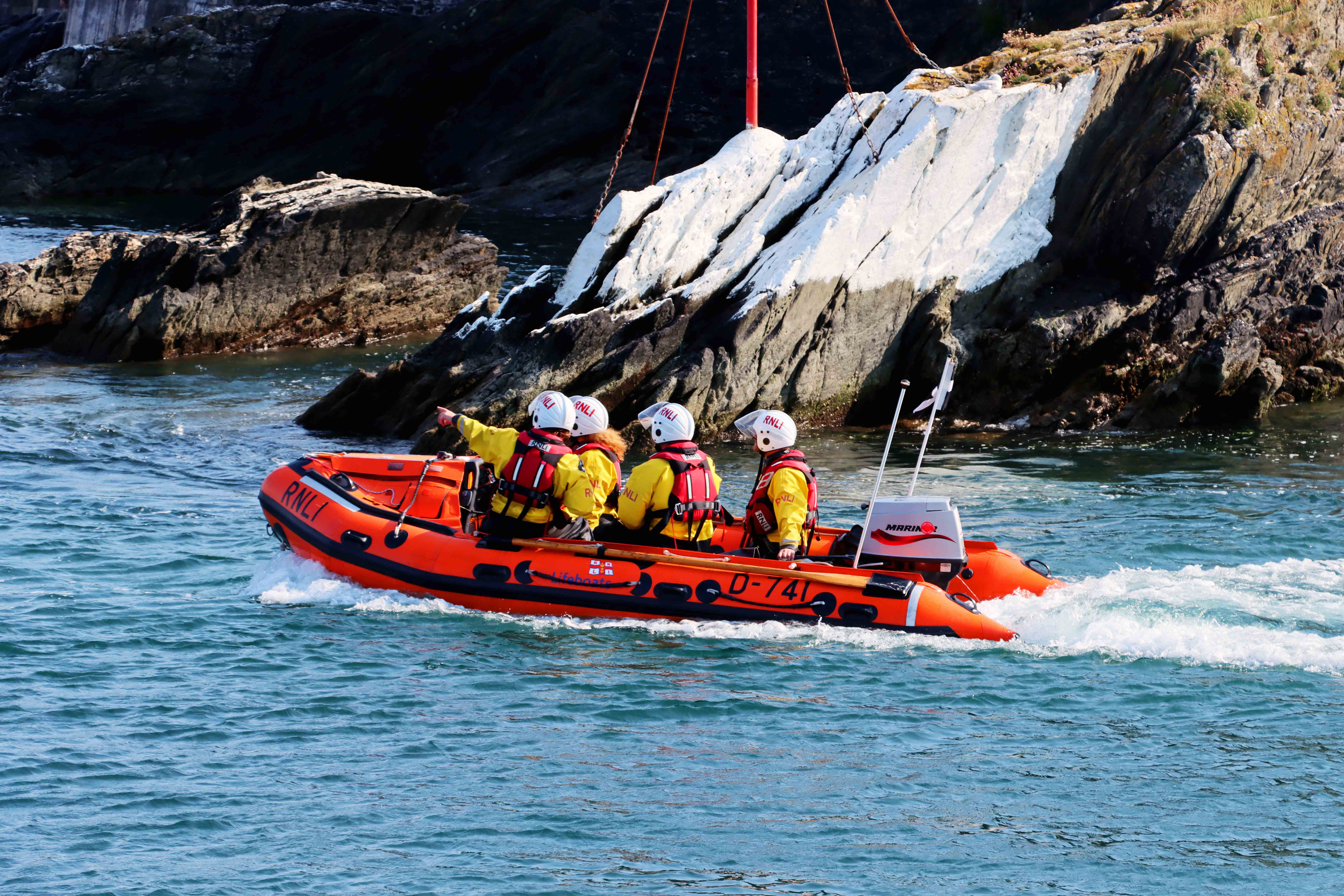Looe RNLI D Class Ollie Naismith launching on service to shout 5 this afternoon