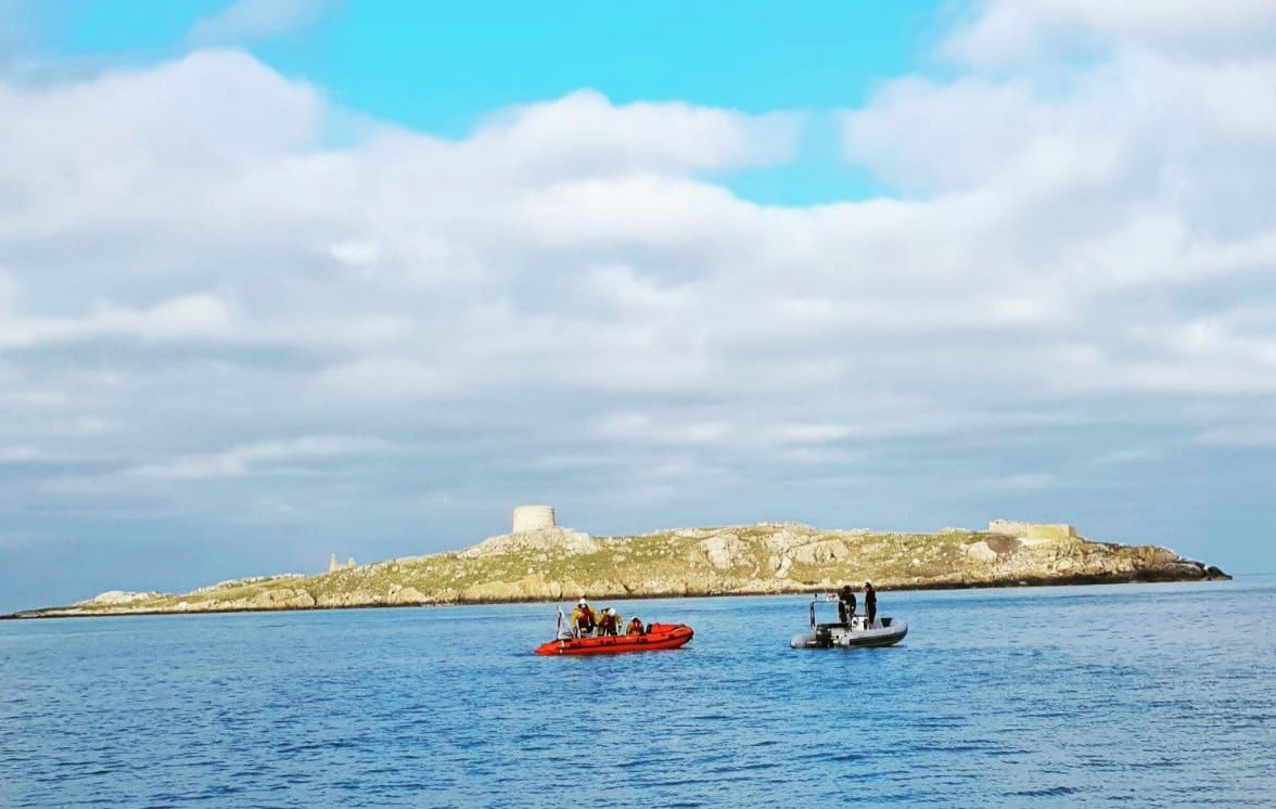Dun Laoghaire RNLI's inshore Lifeboat assisting vessel