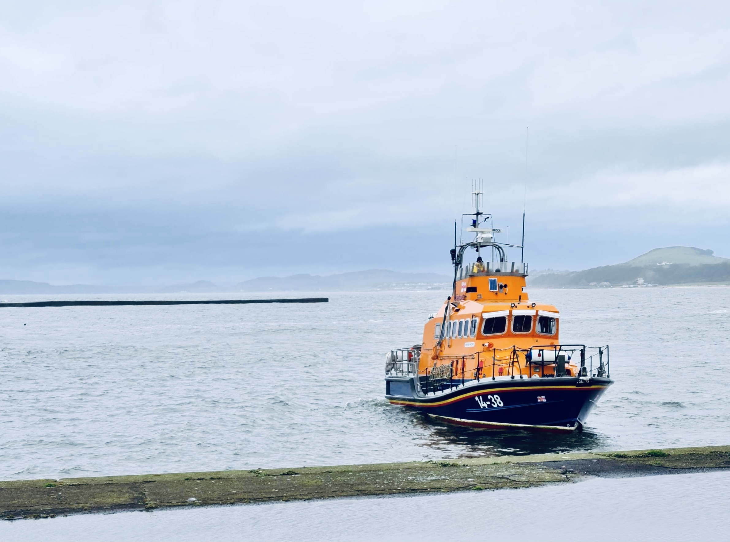 Troon RNLI lifeboat on scene at Ardrossan harbour