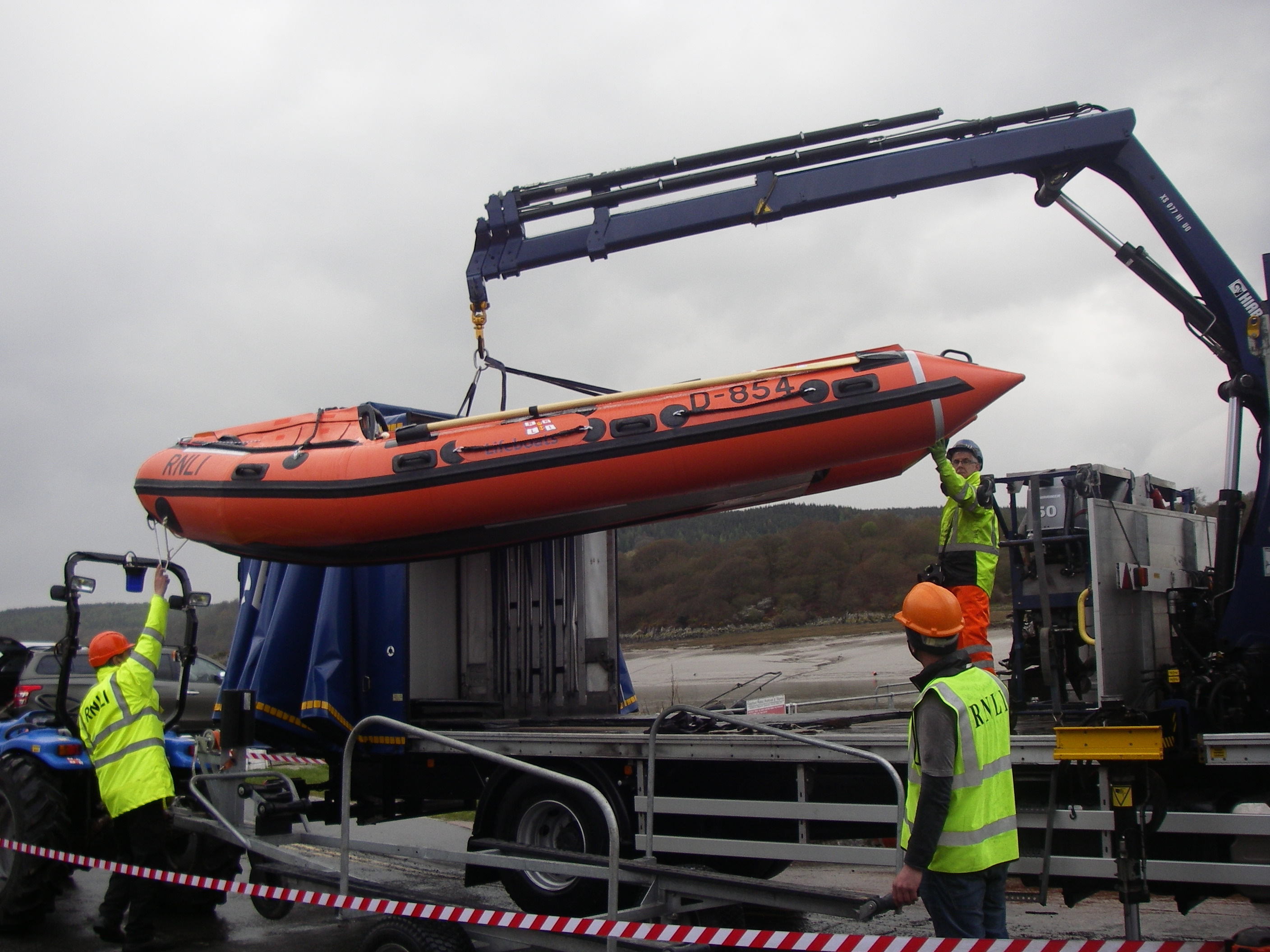 D-854 arrives at Kippford RNLI