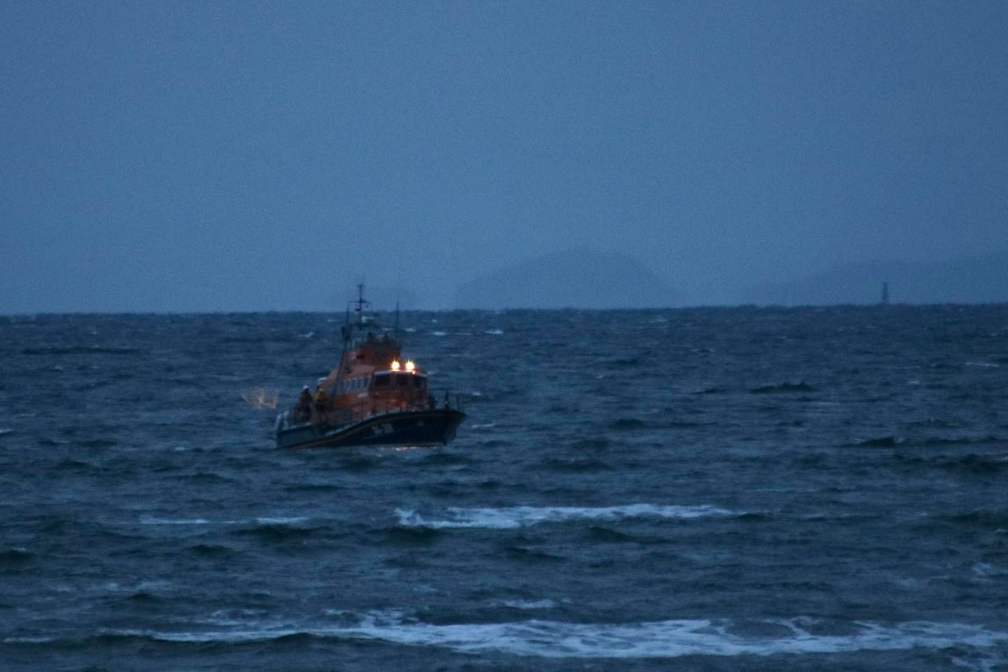 Troon lifeboat 'RNLB Jim Moffat' on service within Barassie Bay