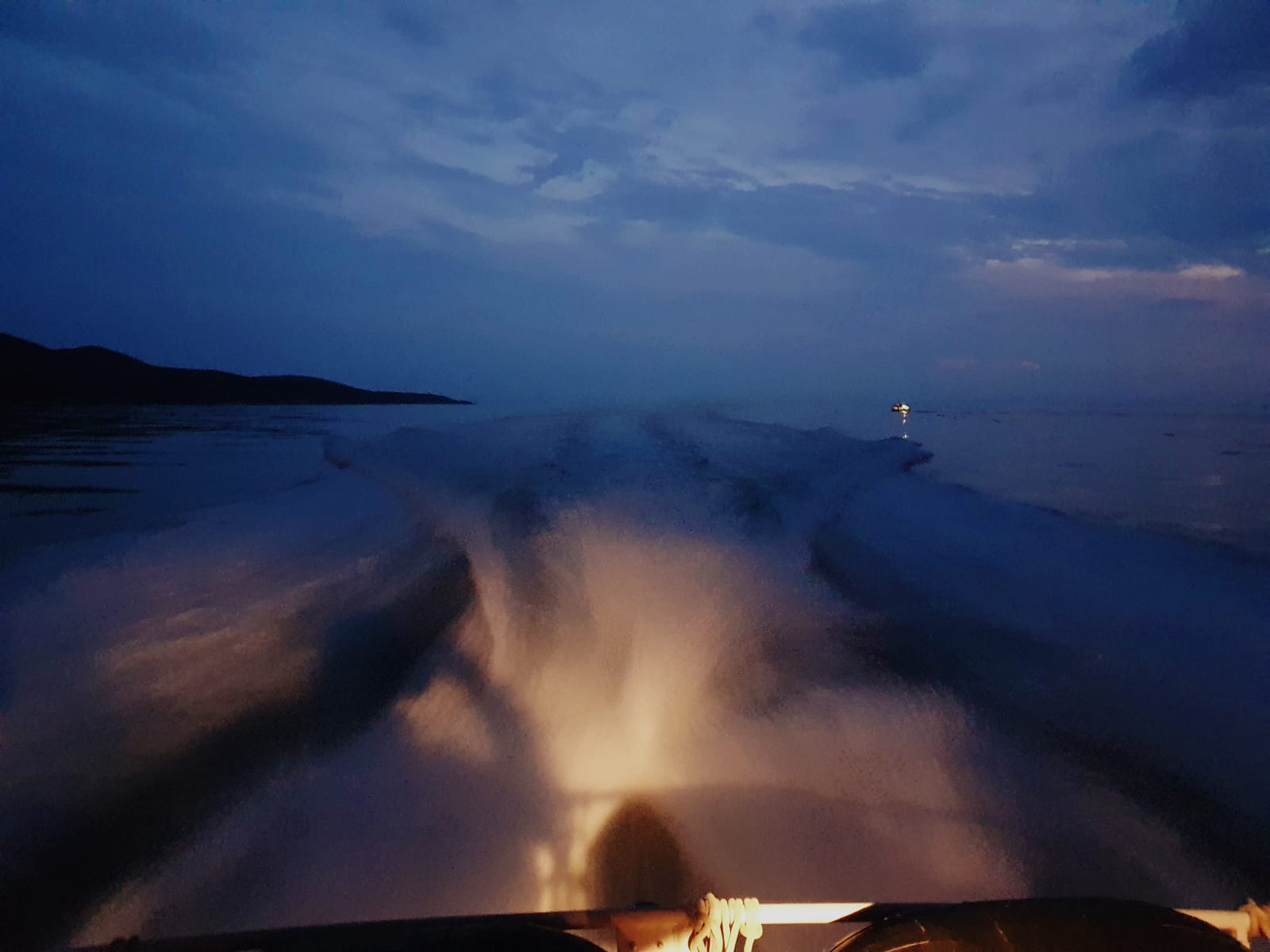 Islay lifeboat heads home at day break