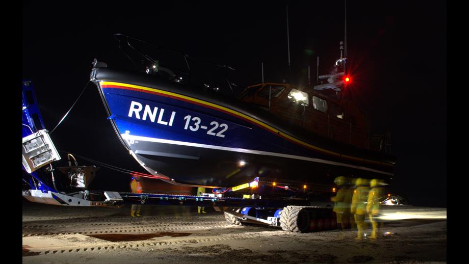 Rnli Night Late night call out for Bridlington RNLI after person taken ill at sea ...