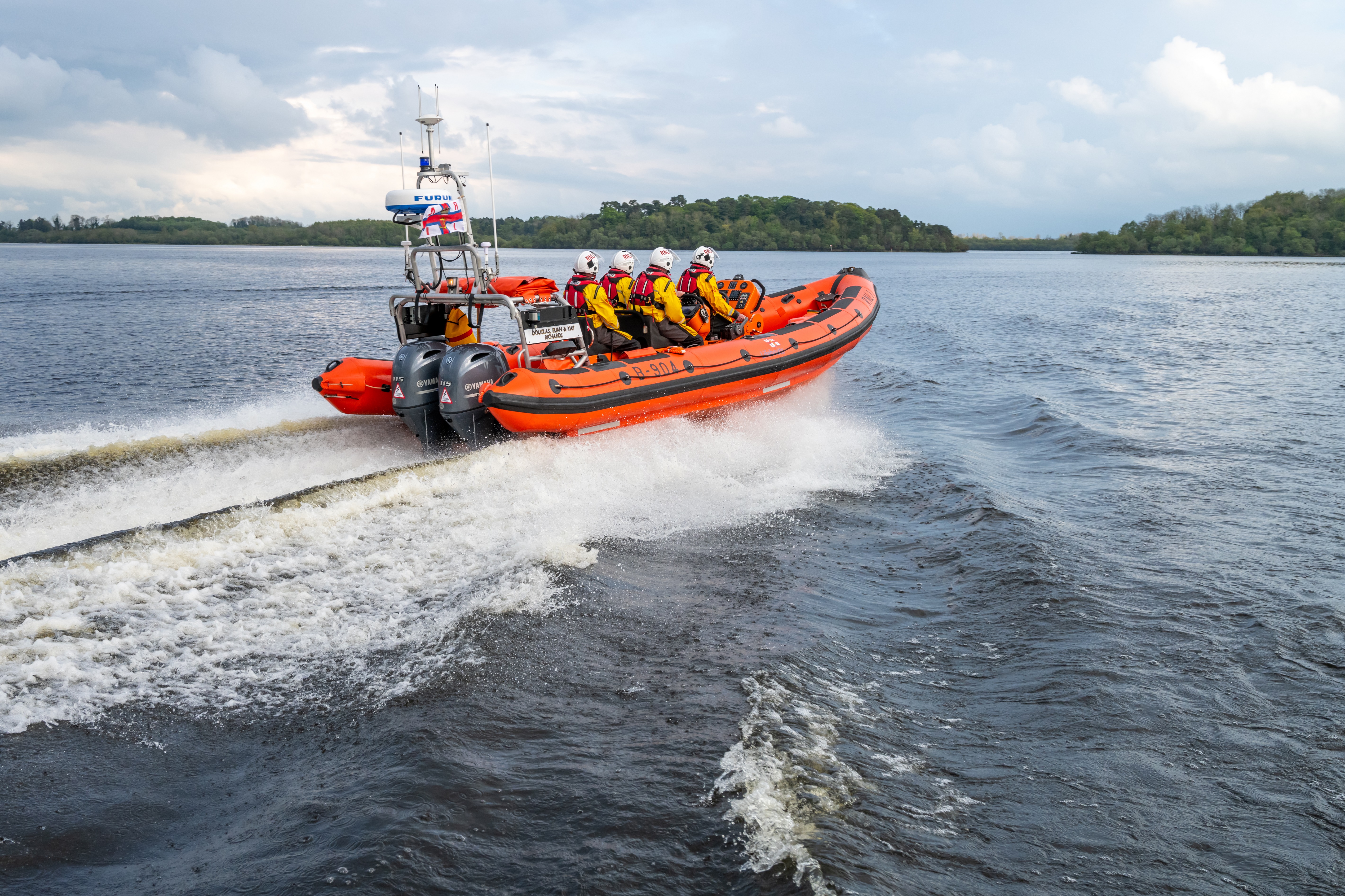 Carrybridge RNLI assist a stranded cow