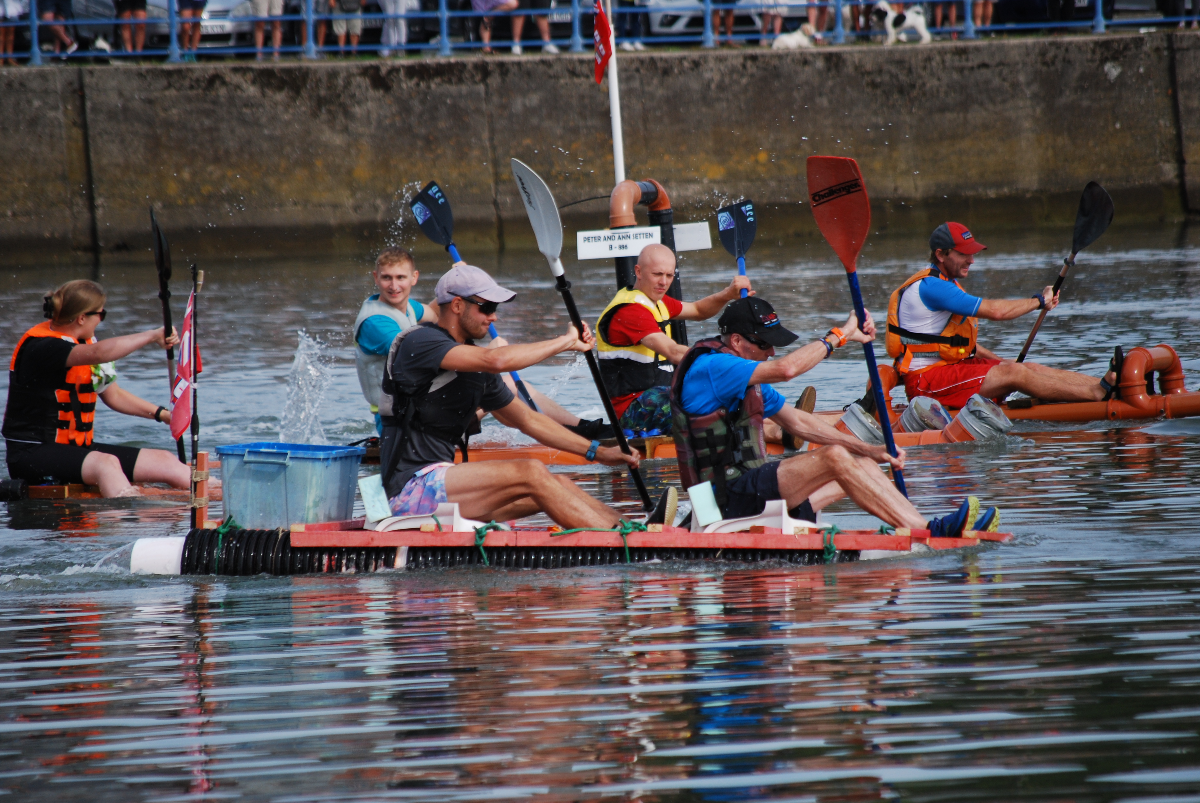Bumper crowd for Pwllheli RNLI’s annual raft race | RNLI