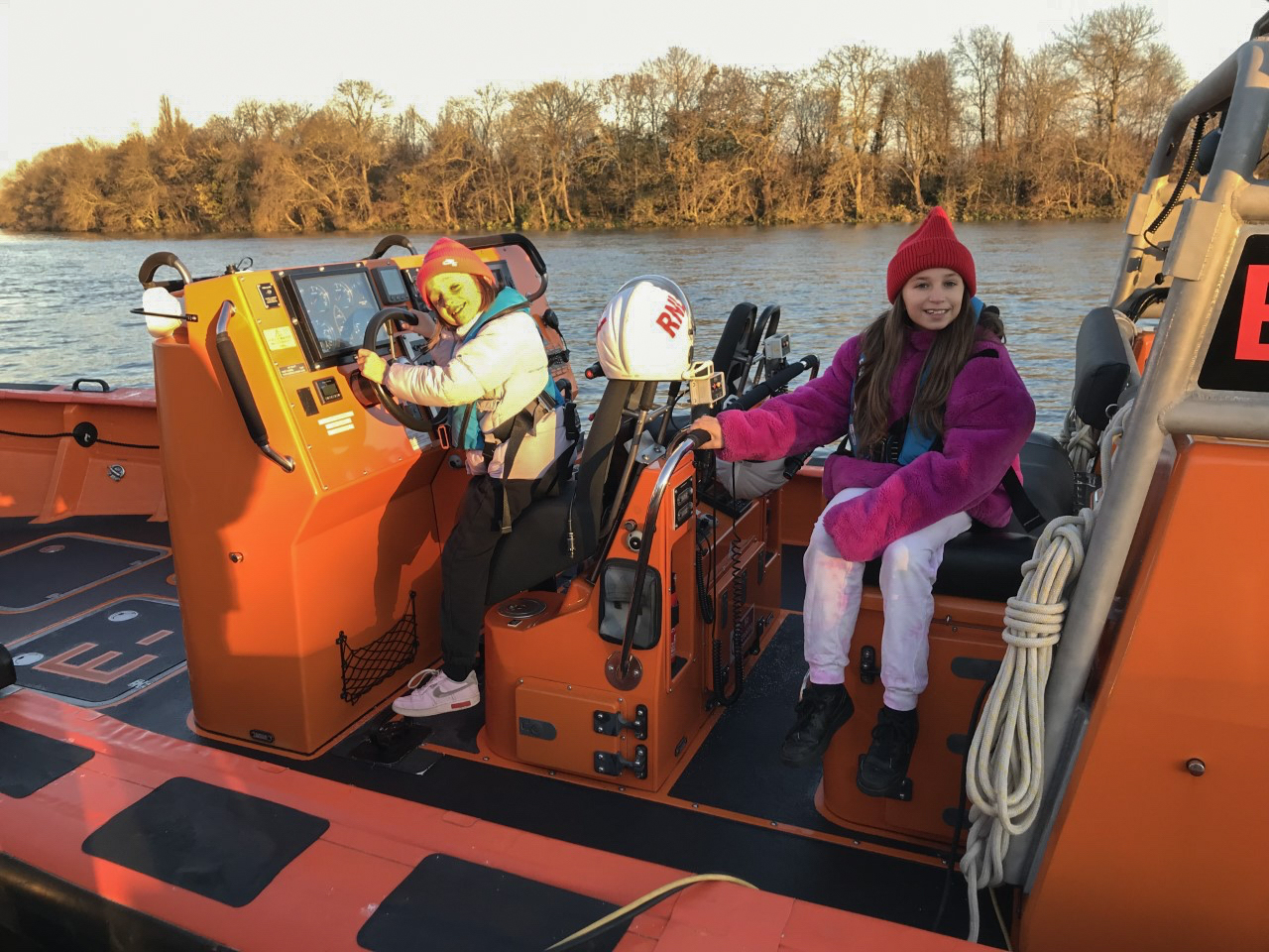 5p fundraisers visit Chiswick RNLI