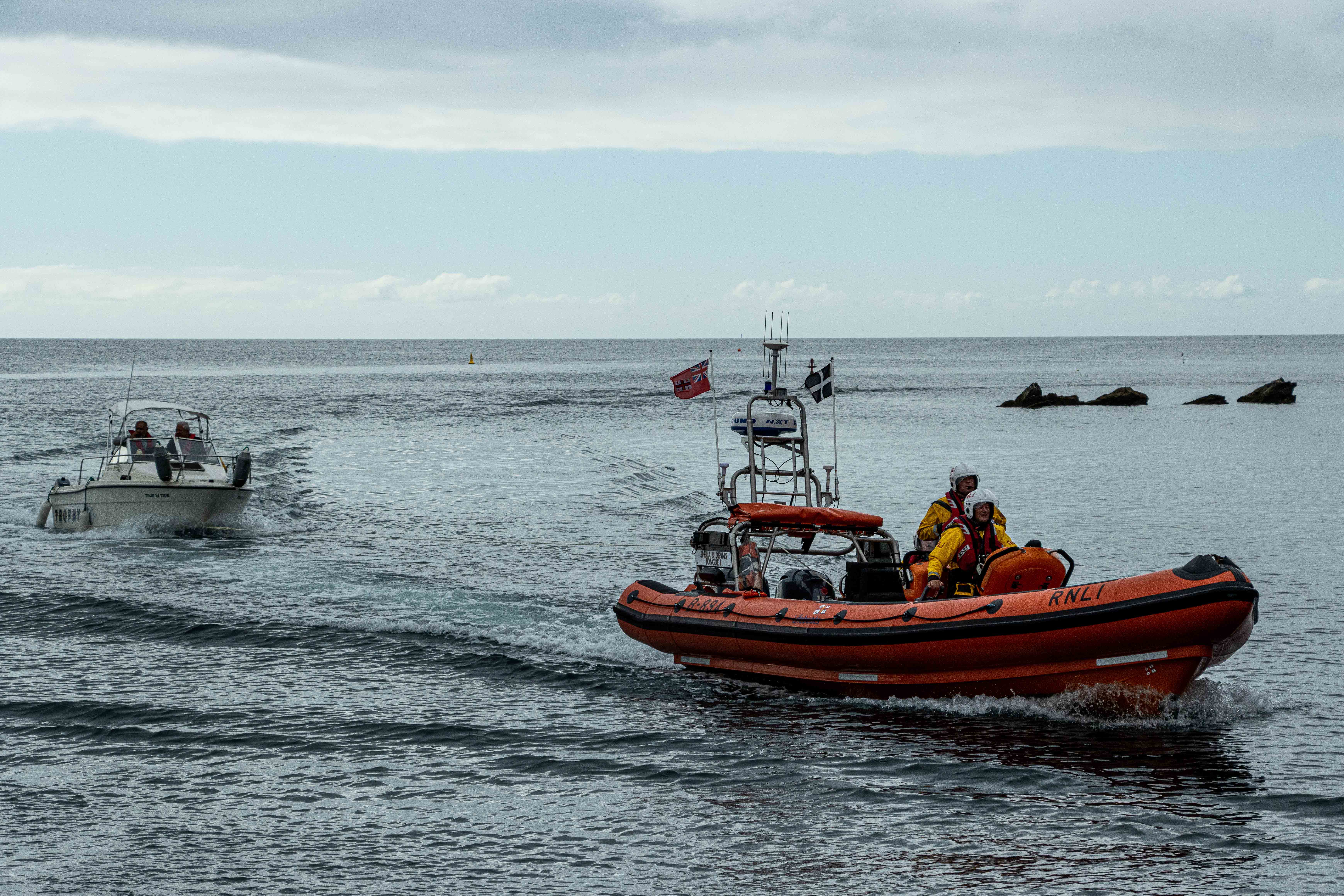 Looe RNLI Atlantic 85 Sheila and Dennis Tongue II with the casualty vessel