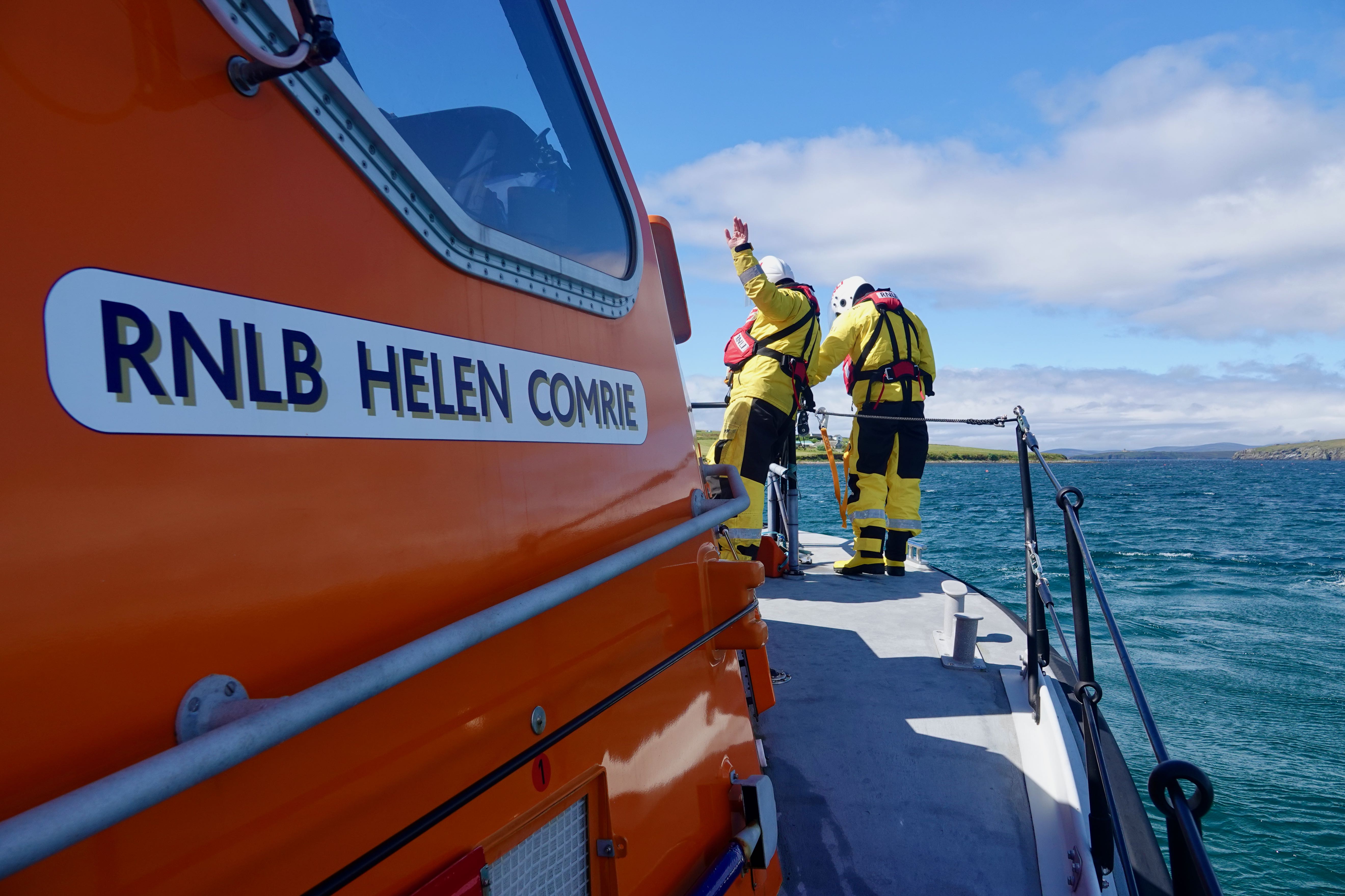 Helen Comrie and volunteer crew during practice at Widewall, Orkney