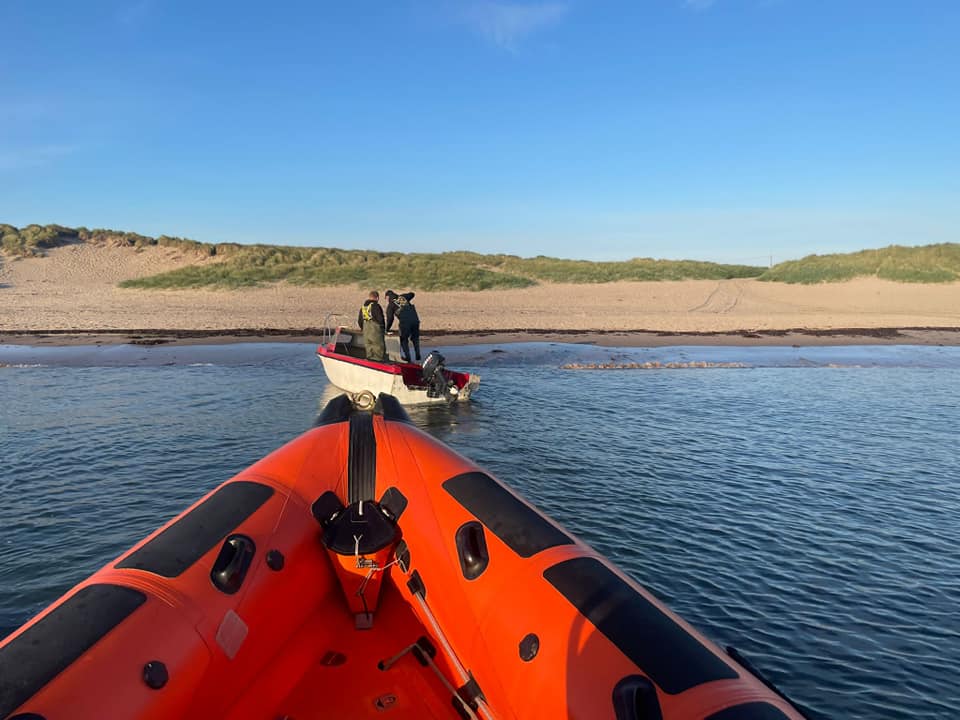 The vessel arrives ashore
