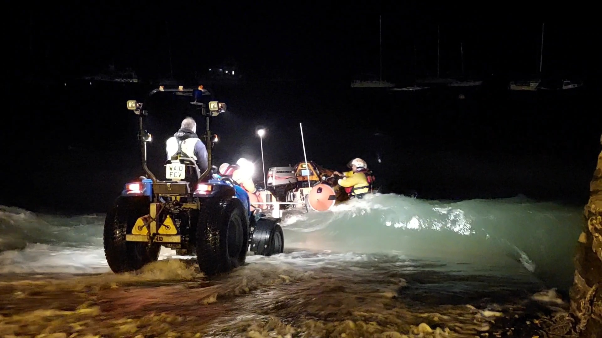 Holyhead RNLI returning to shore after Wednesday night's shout
