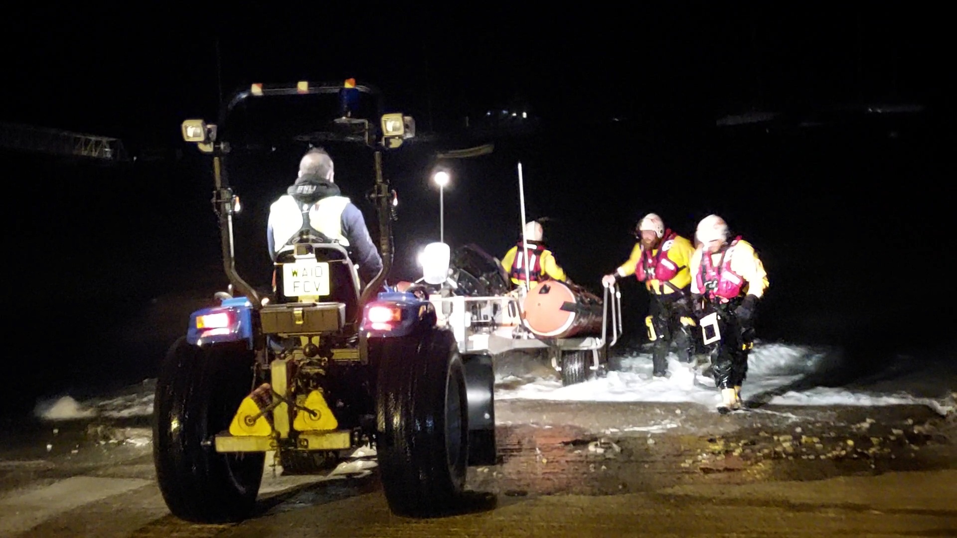 Holyhead RNLI returning to shore after Wednesday night's shout