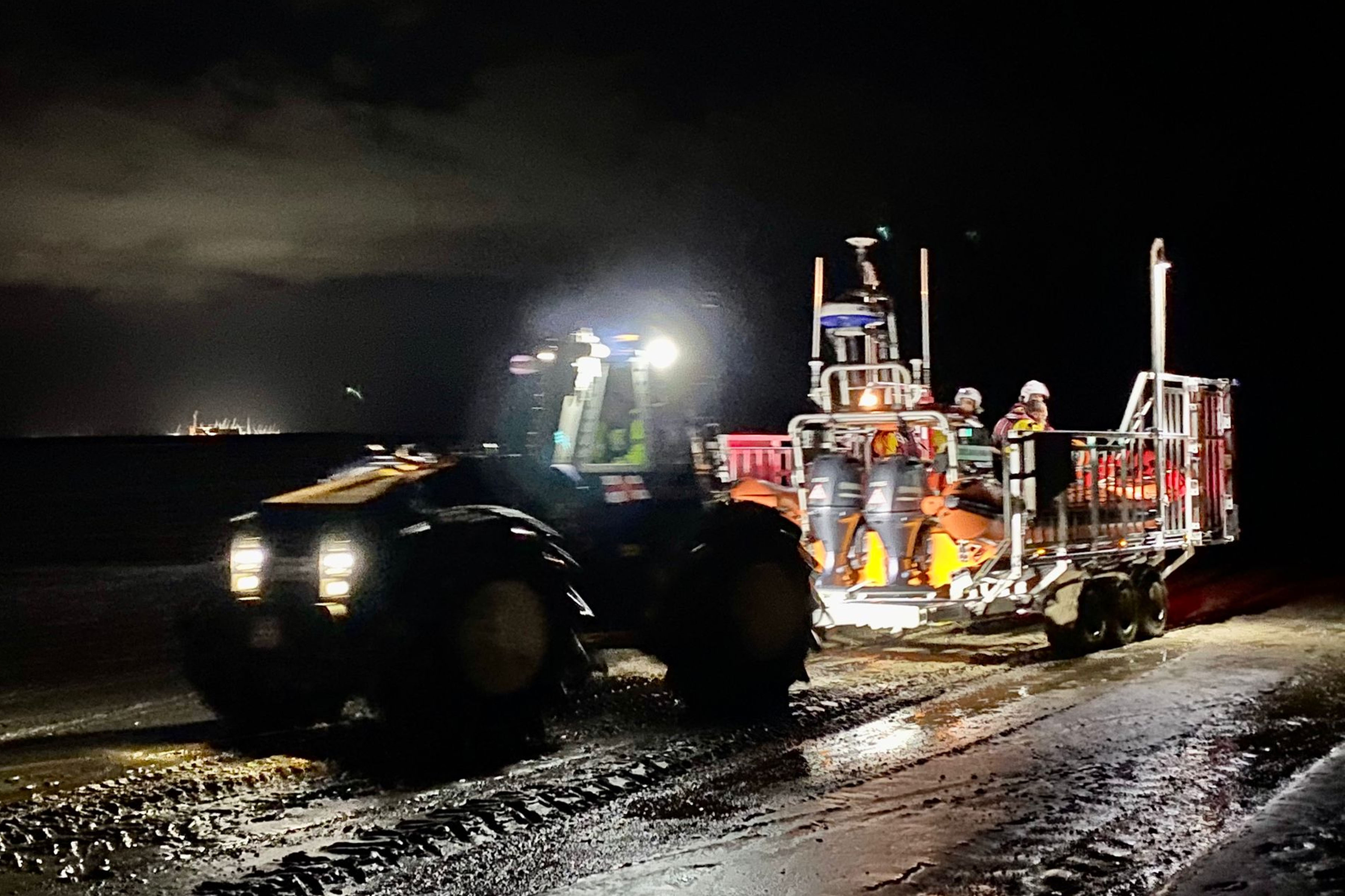 Burnham Atlantic 85 Doris Day and Brian being recovered at 1.30 am