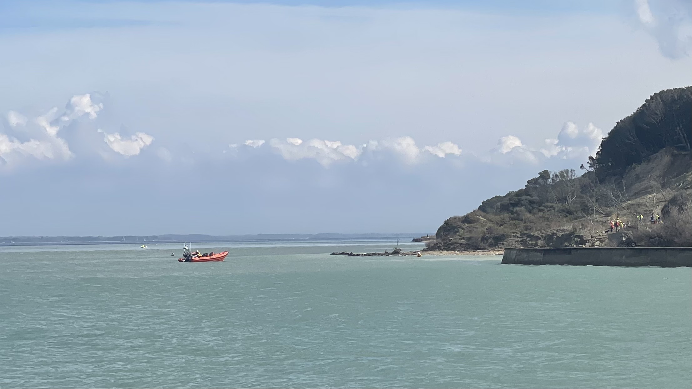 Lymington Inshore Lifeboat at the scene