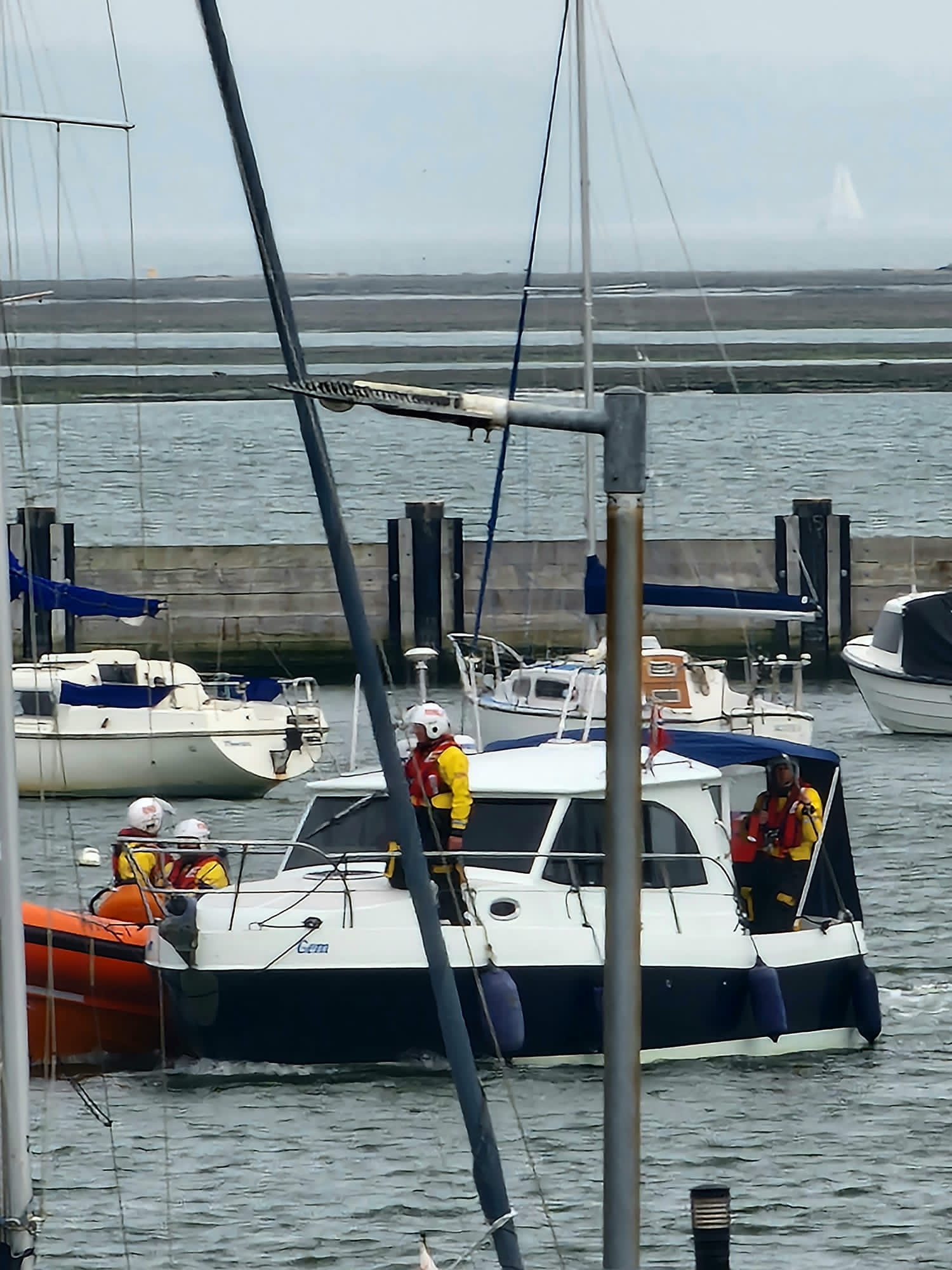 Lymington lifeboat towing
