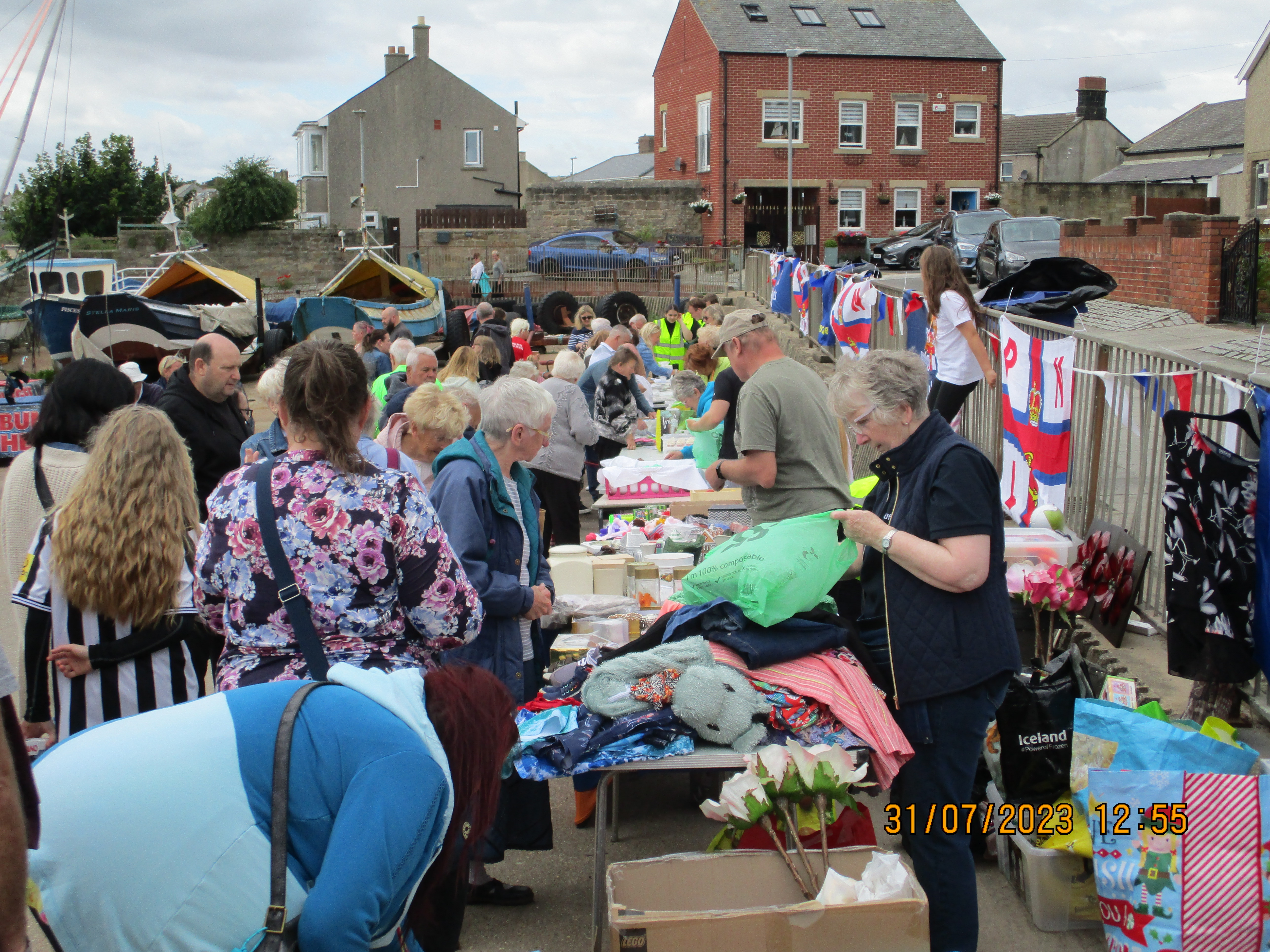 Crowds welcome the array of stock