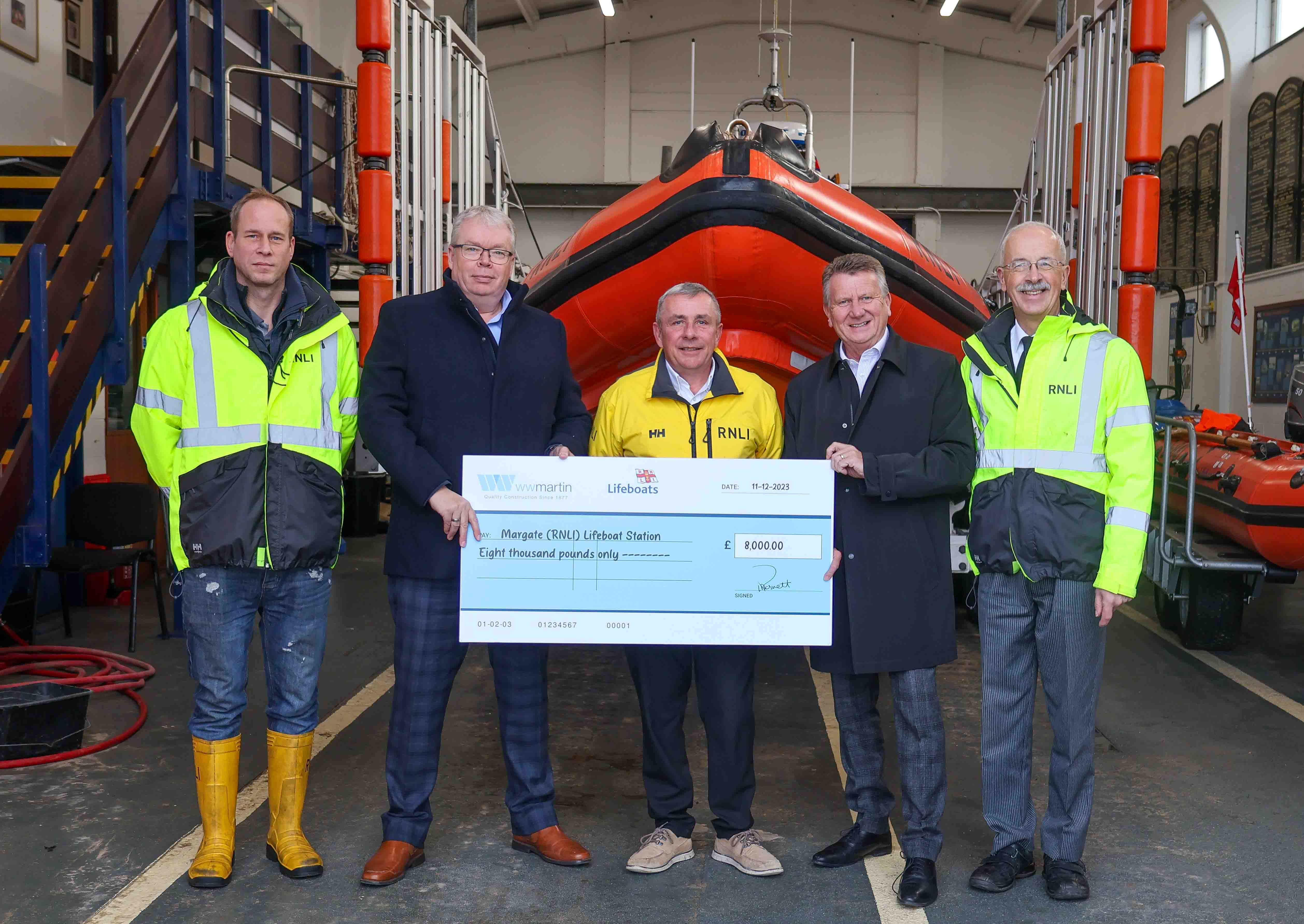 Margate RNLI receives donation from local construction company