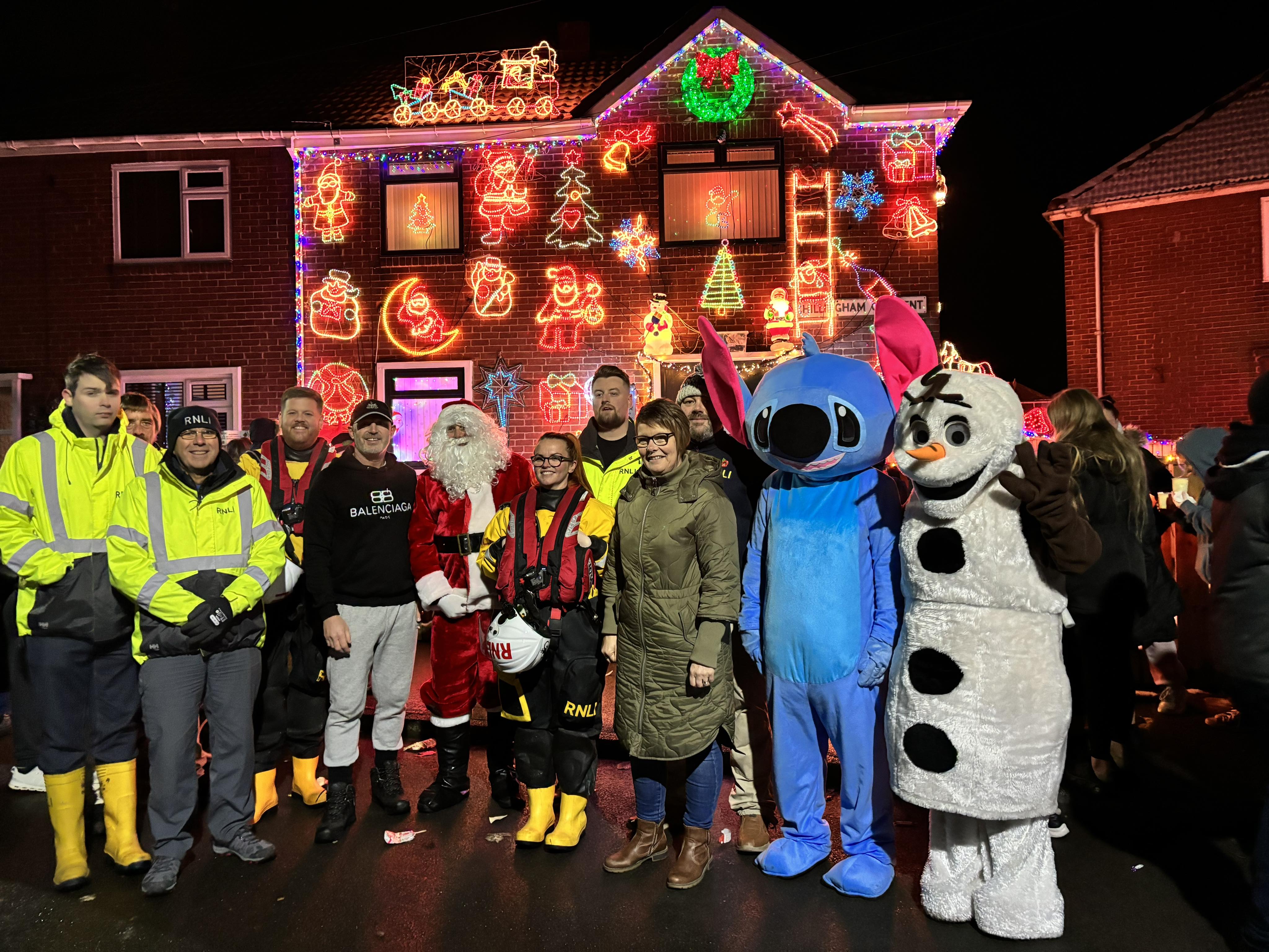 Long term support on the Christmas lights 
