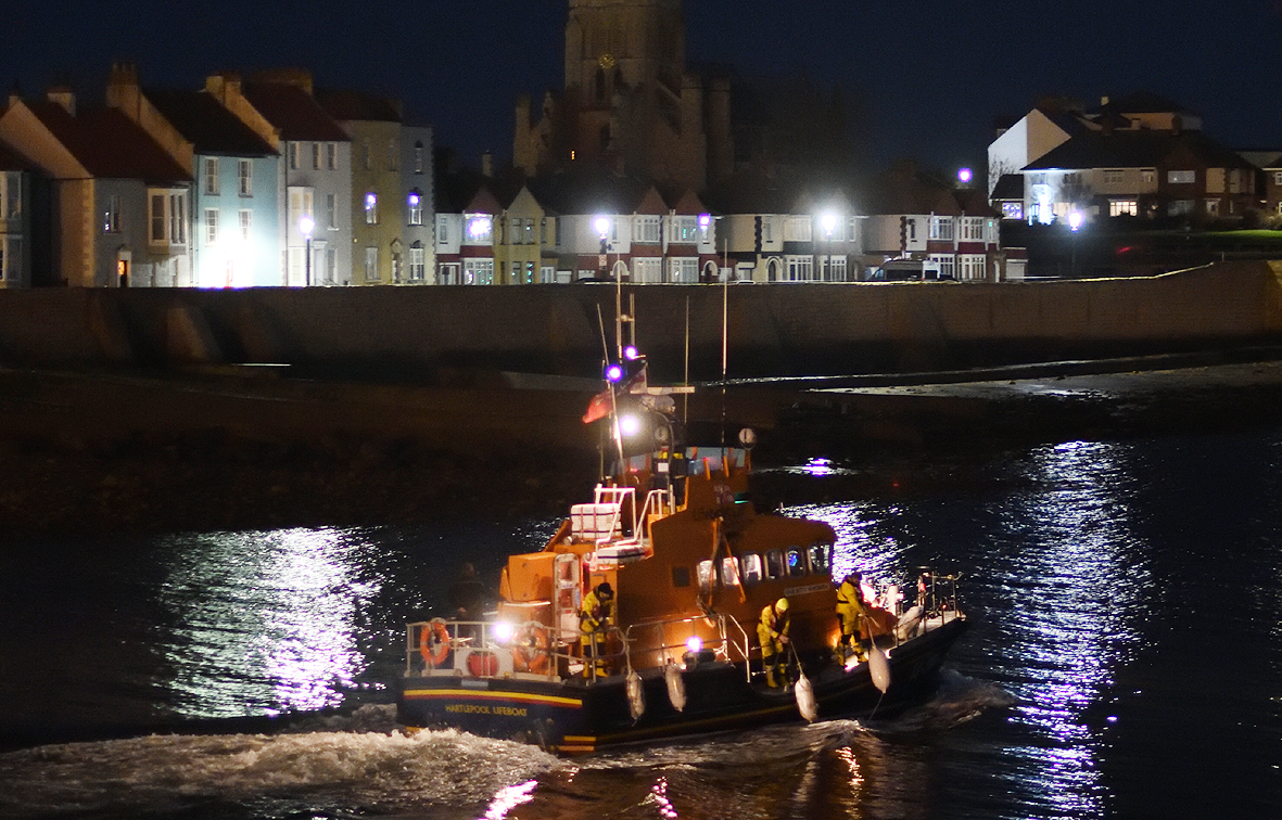 Hartlepool RNLI all-weather lifeboat heading out to sea with the bomb disposal team on board