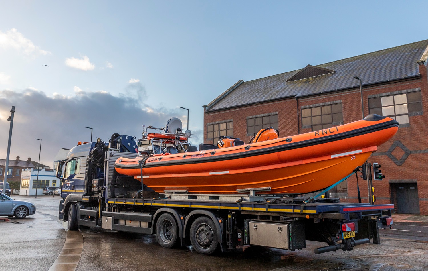 Lifeboat returns to Redcar
