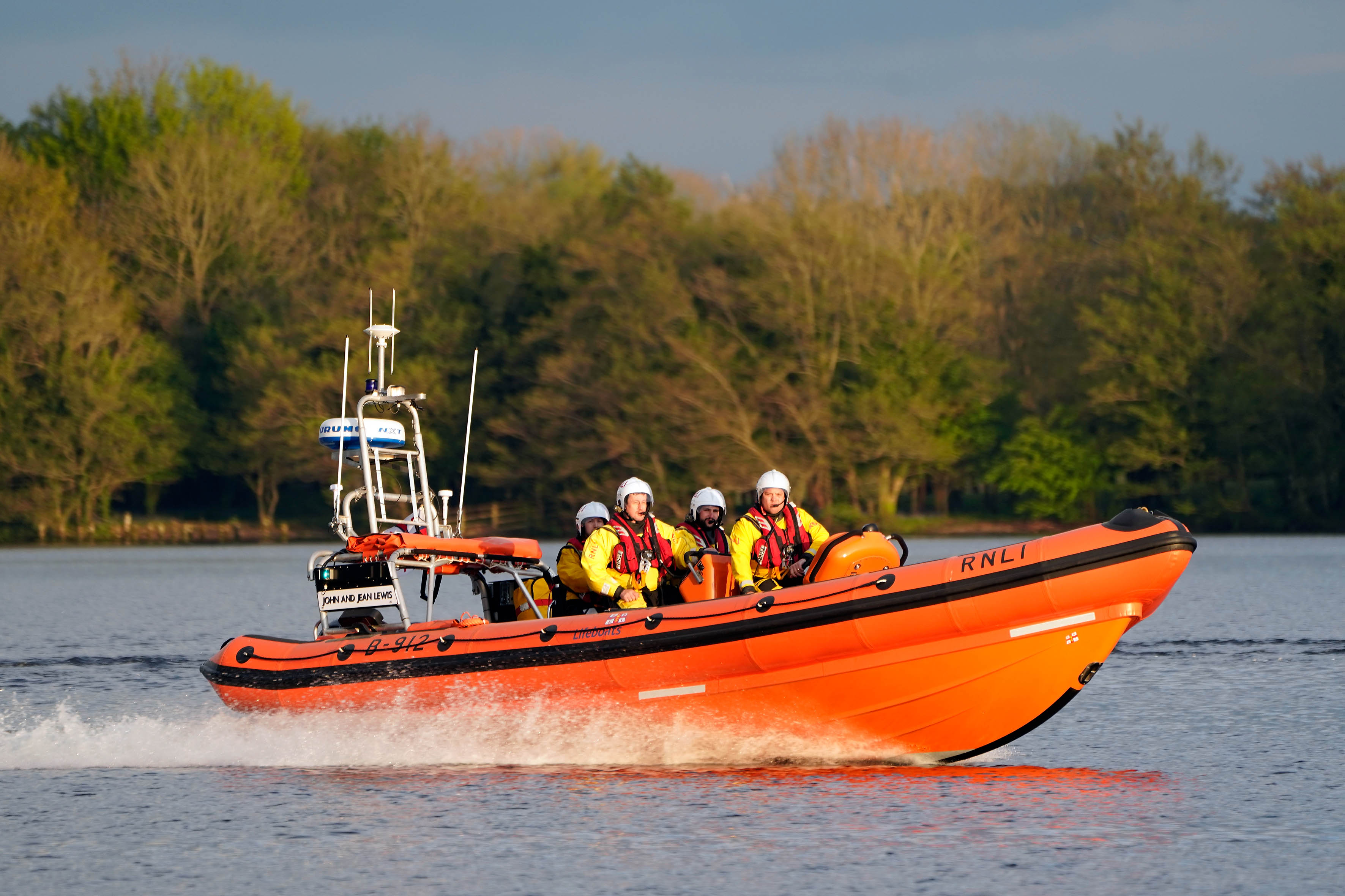 Enniskillen RNLI Launches Inshore Lifeboat Following Reports Of Boat Enniskillen RNLI Launches Inshore Lifeboat Following Reports Of Boat