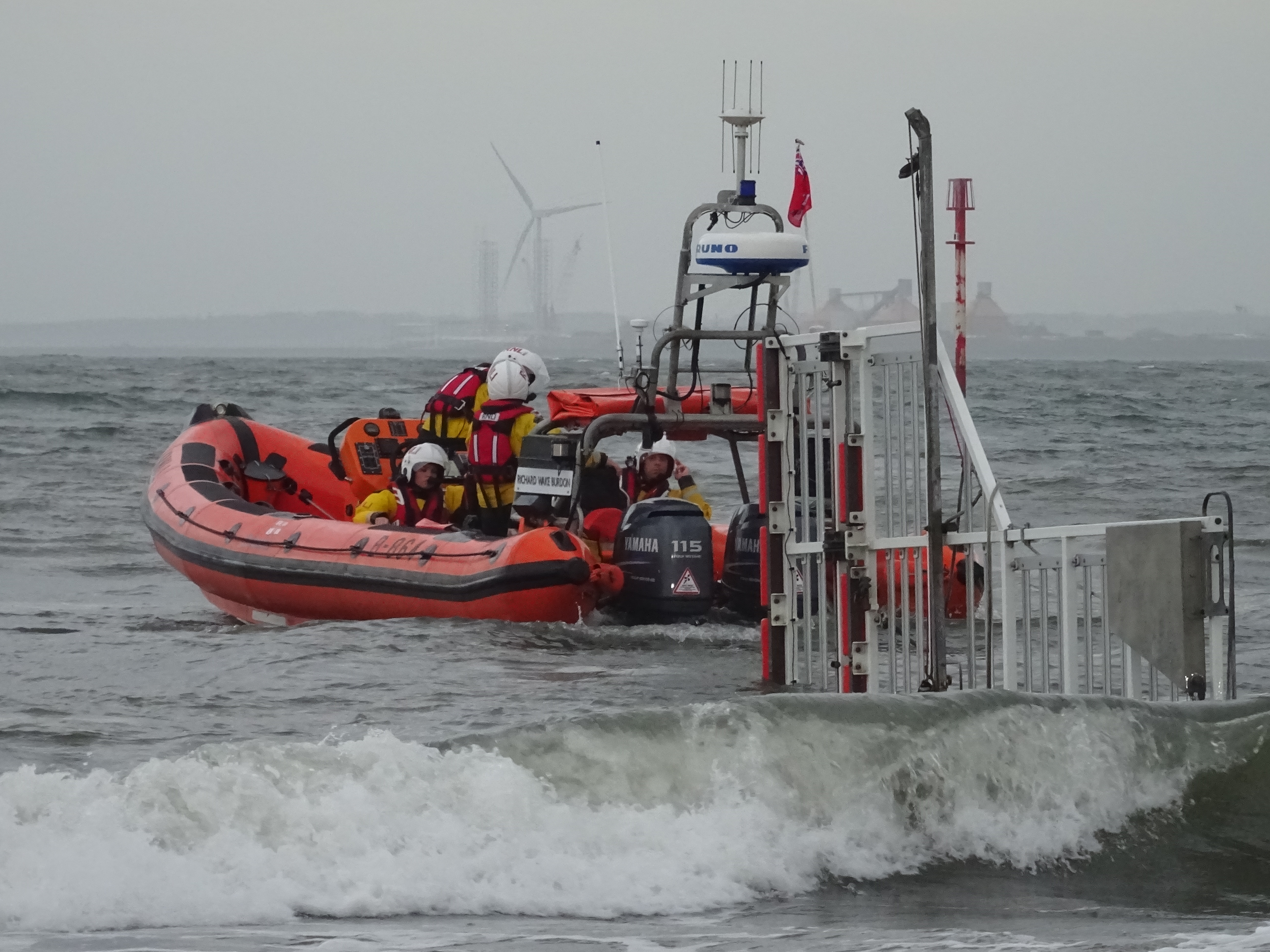 Lifeboat returns to station