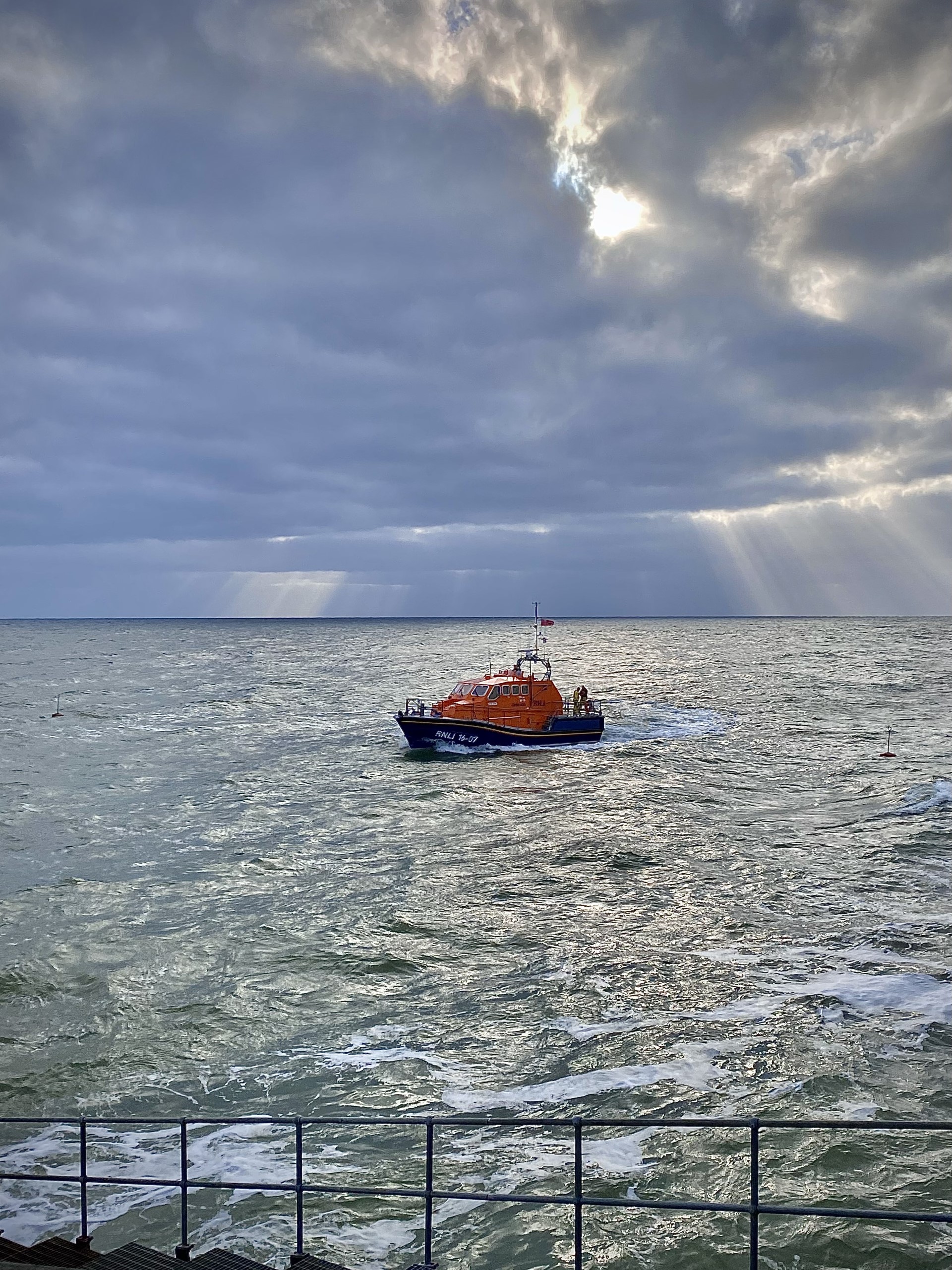 Cromer RNLI's ALB returning from the shout