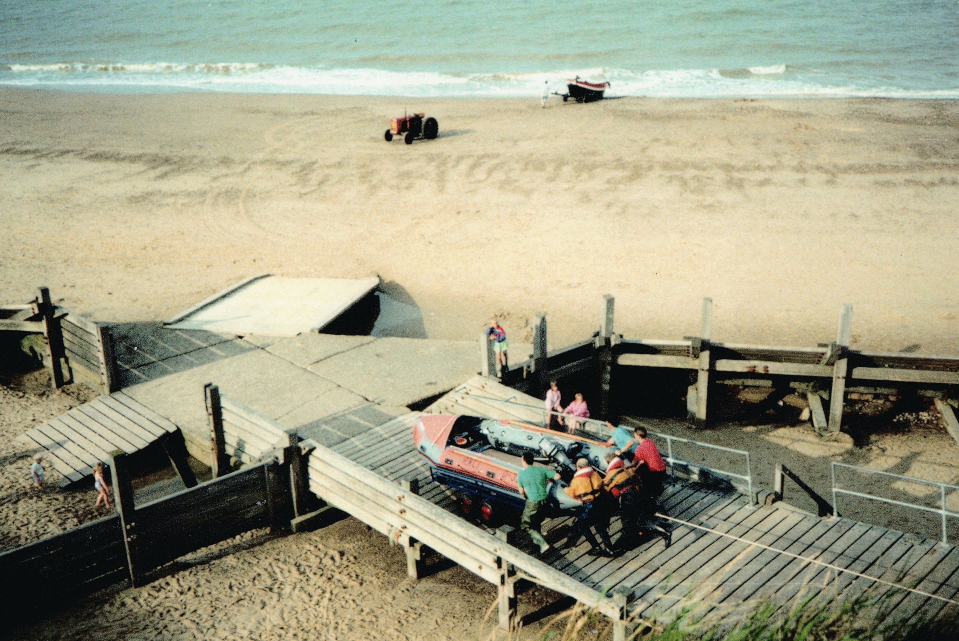 D 327 at Happisburgh 1987 to 1995