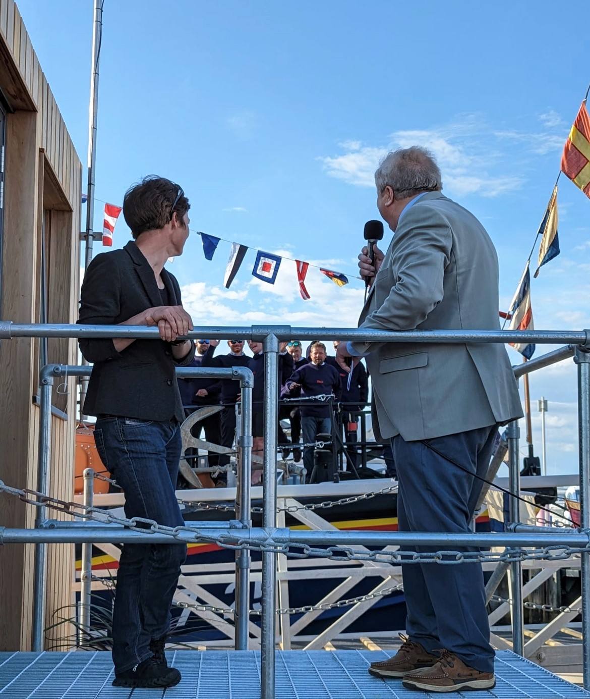 Dame Ellen MacArthur and LOM Jeremy Wilcock overlooking Yarmouth crew onboard 17-25.
